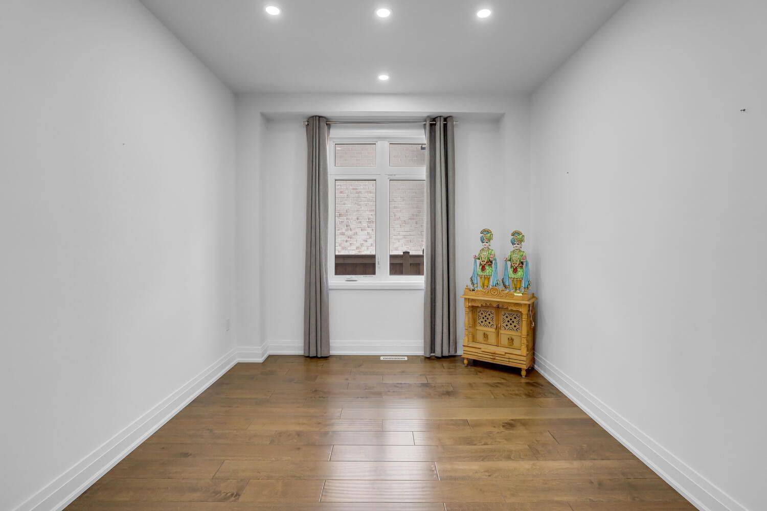 Barrie, ON L9J 0J1,159 Franklin TRL