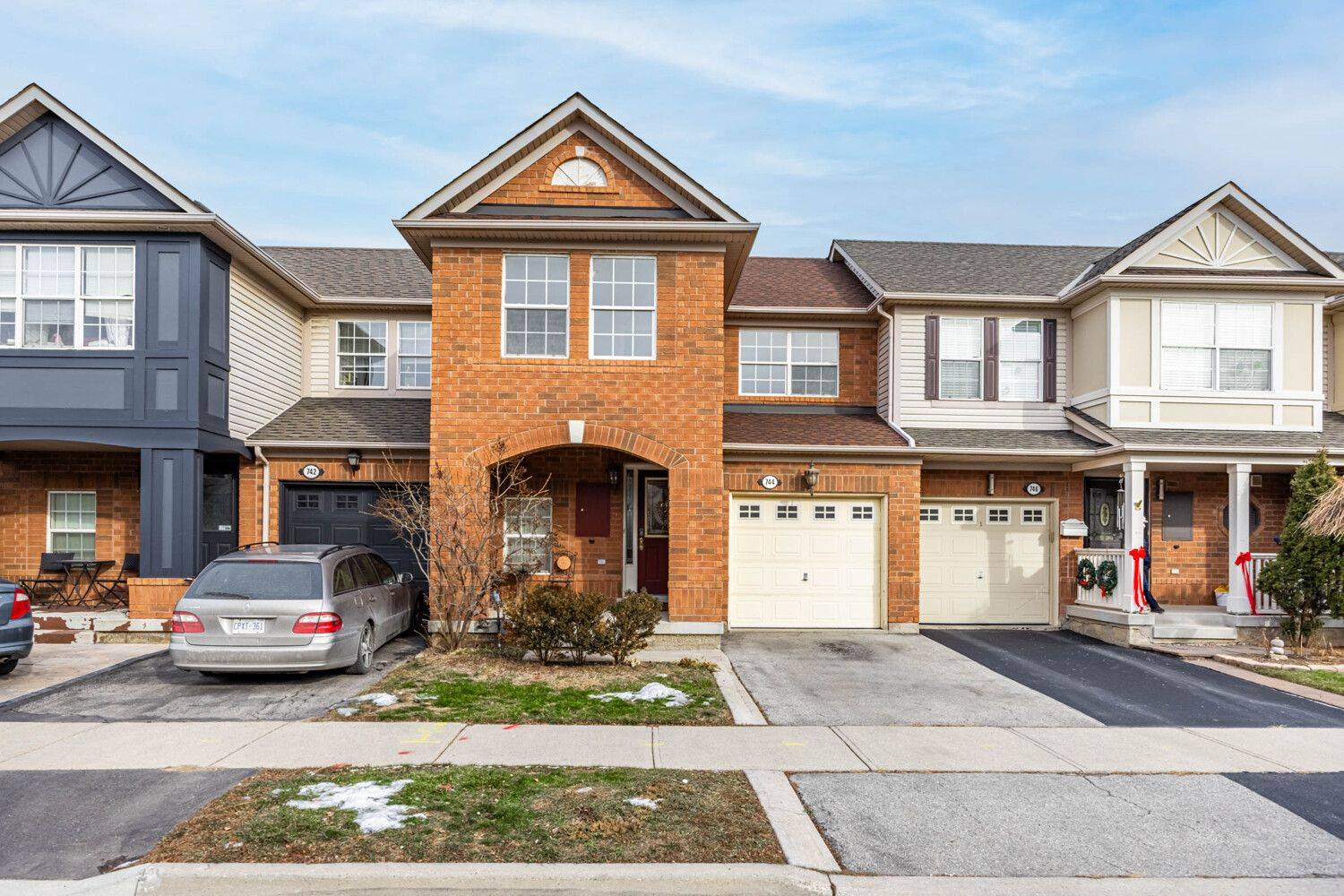 Milton, ON L9T 6B4,744 Edwards AVE