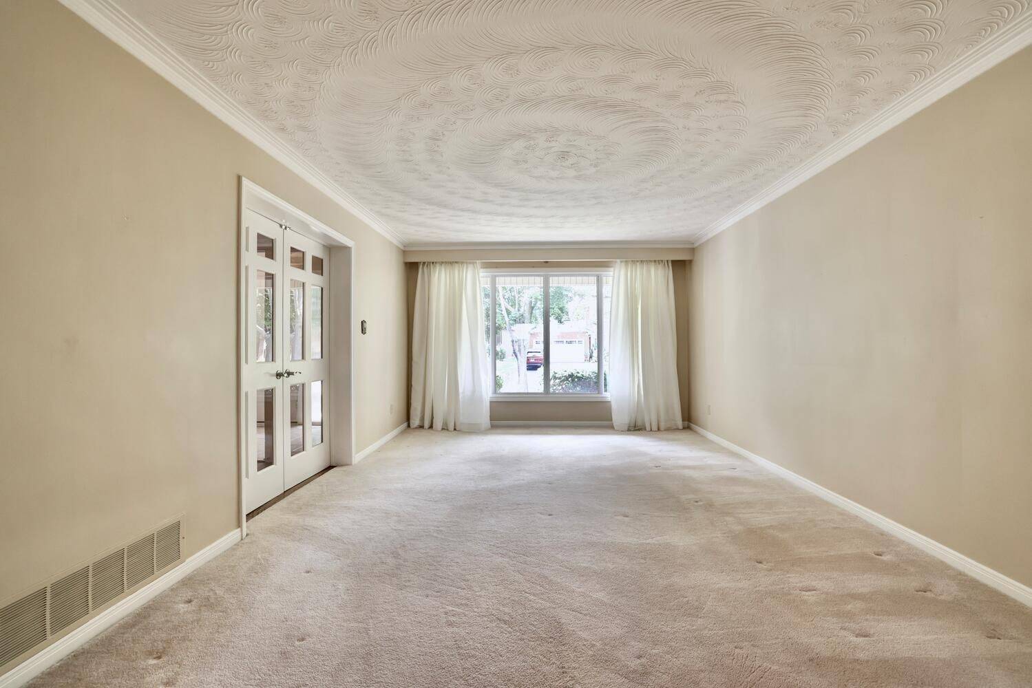 Mississauga, ON L5K 2G8,1677 Sherwood Forrest CIR