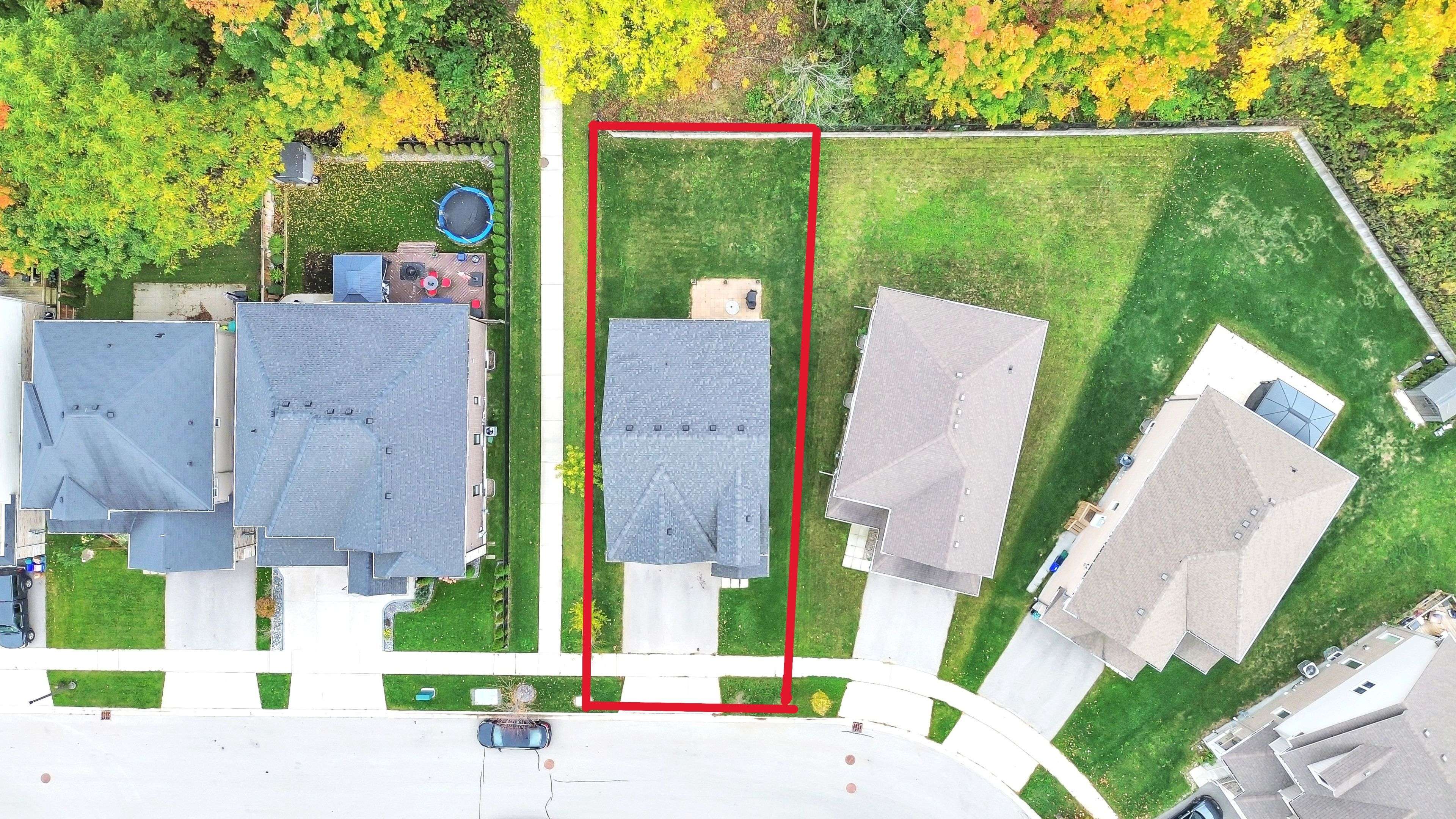 Kitchener, ON N2R 0H1,79 Elmbank TRL