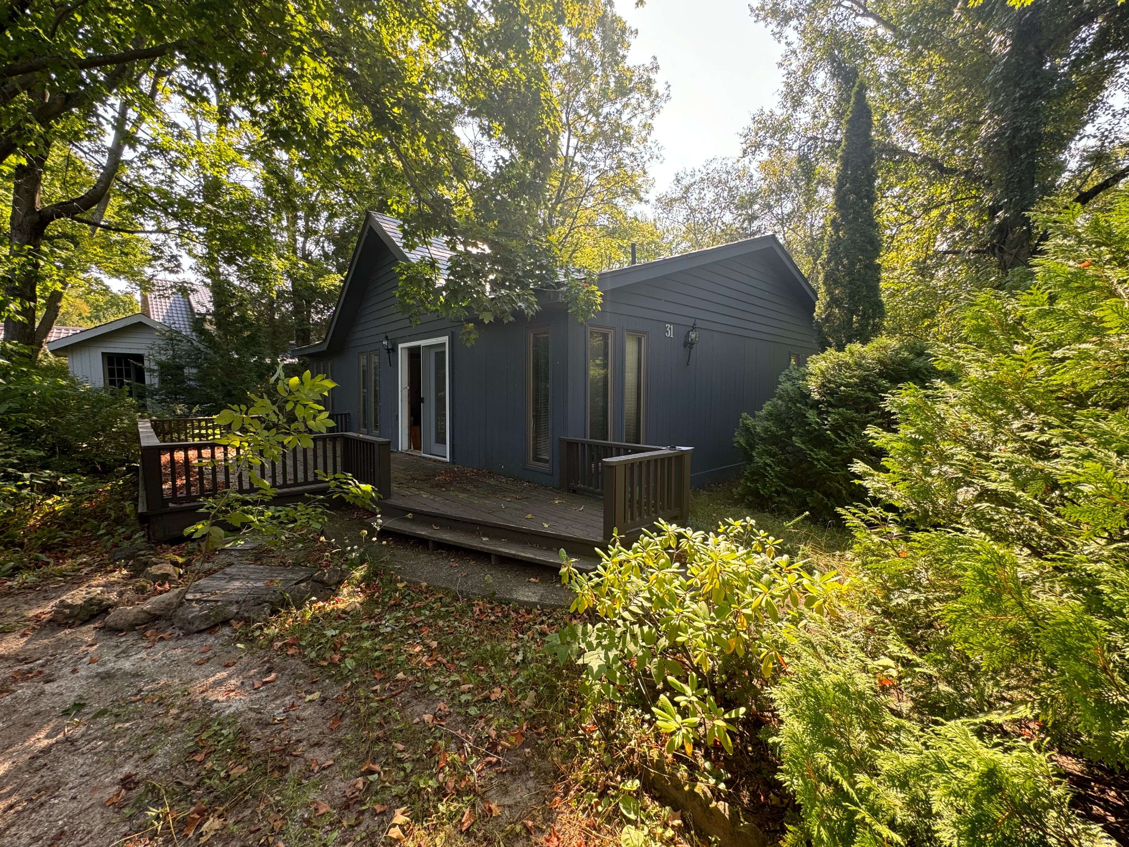 South Bruce Peninsula, ON N0H 2G0,31 Barrie AVE