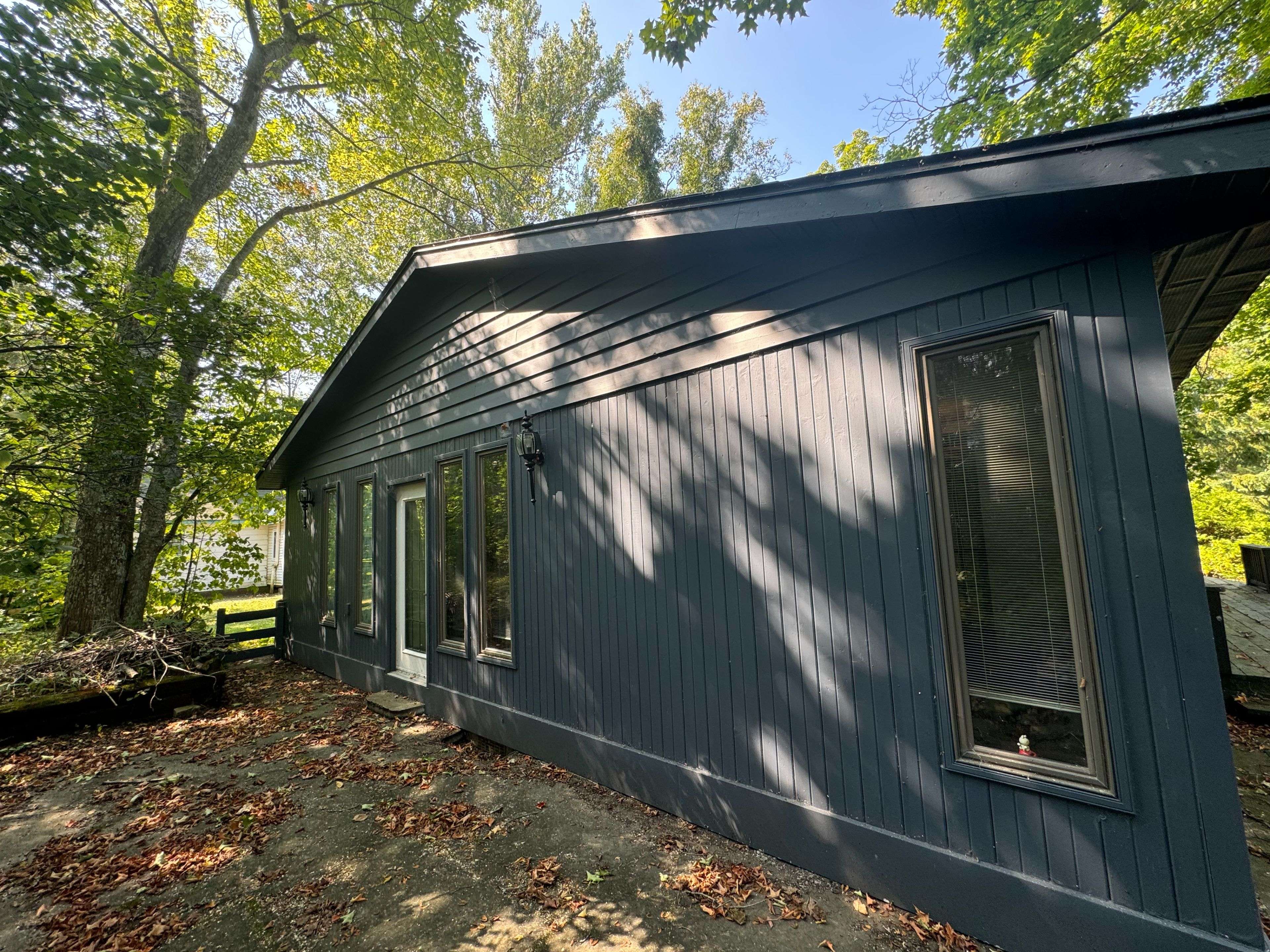 South Bruce Peninsula, ON N0H 2G0,31 Barrie AVE