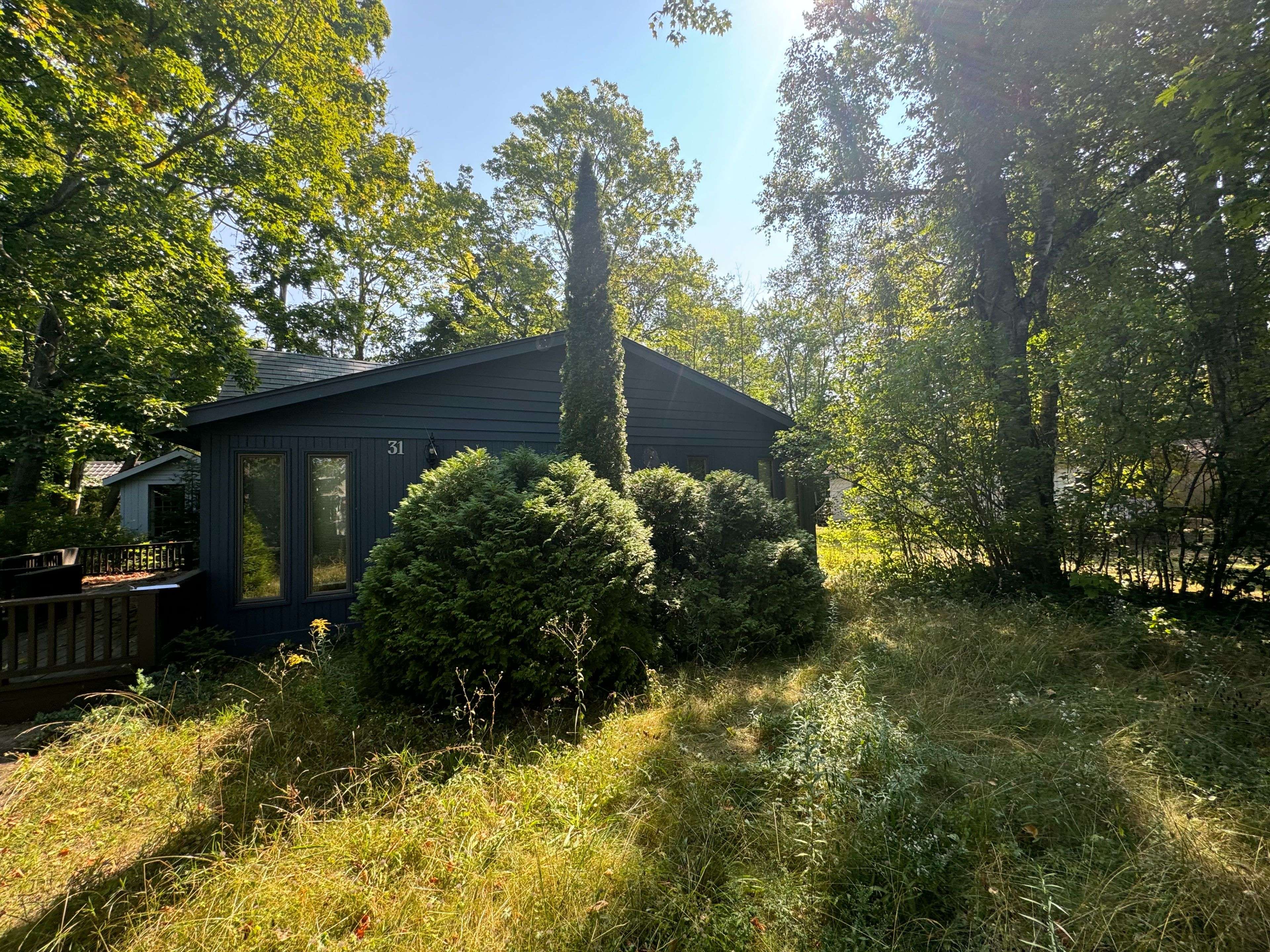 South Bruce Peninsula, ON N0H 2G0,31 Barrie AVE