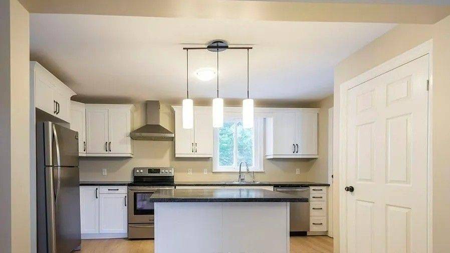 Belleville, ON K8N 3Z2,306 MacDonald AVE