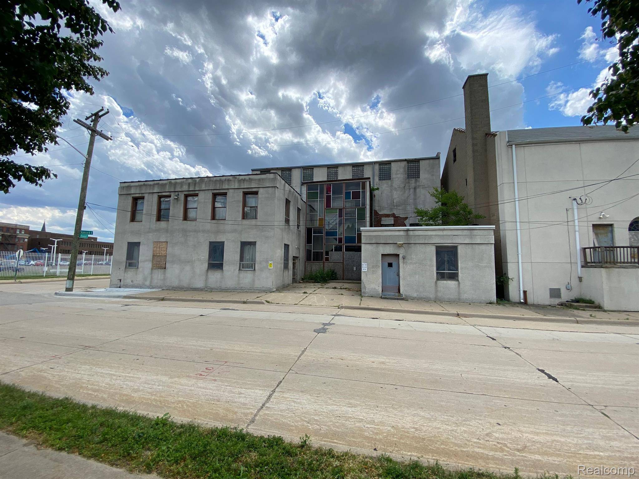 Detroit, MI 48207,1042 E WARREN AVE