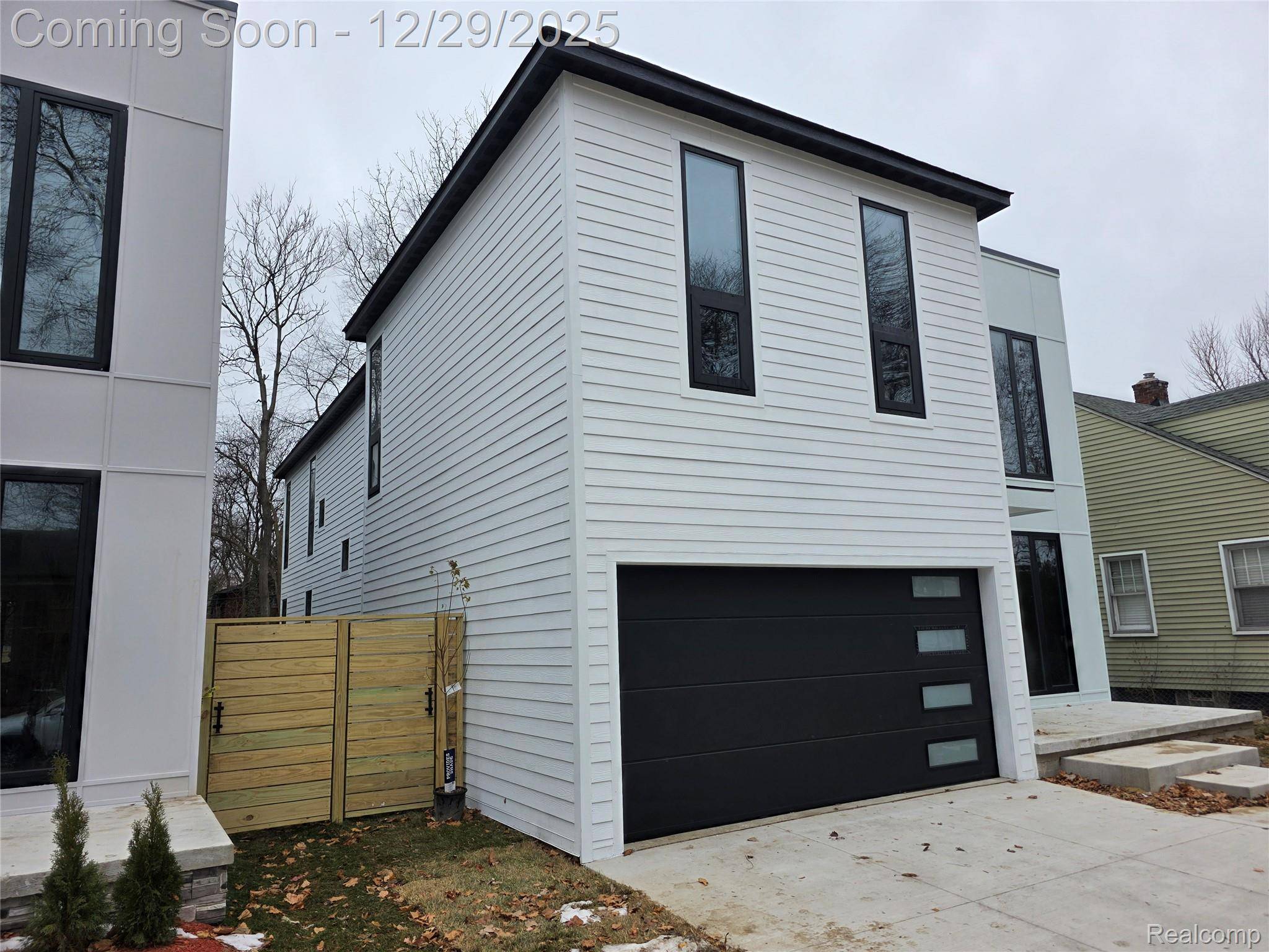 Royal Oak, MI 48073,1837 N Washington AVE