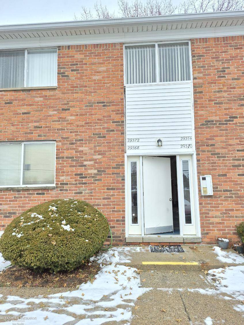 Warren, MI 48093,29368 Hoover ST