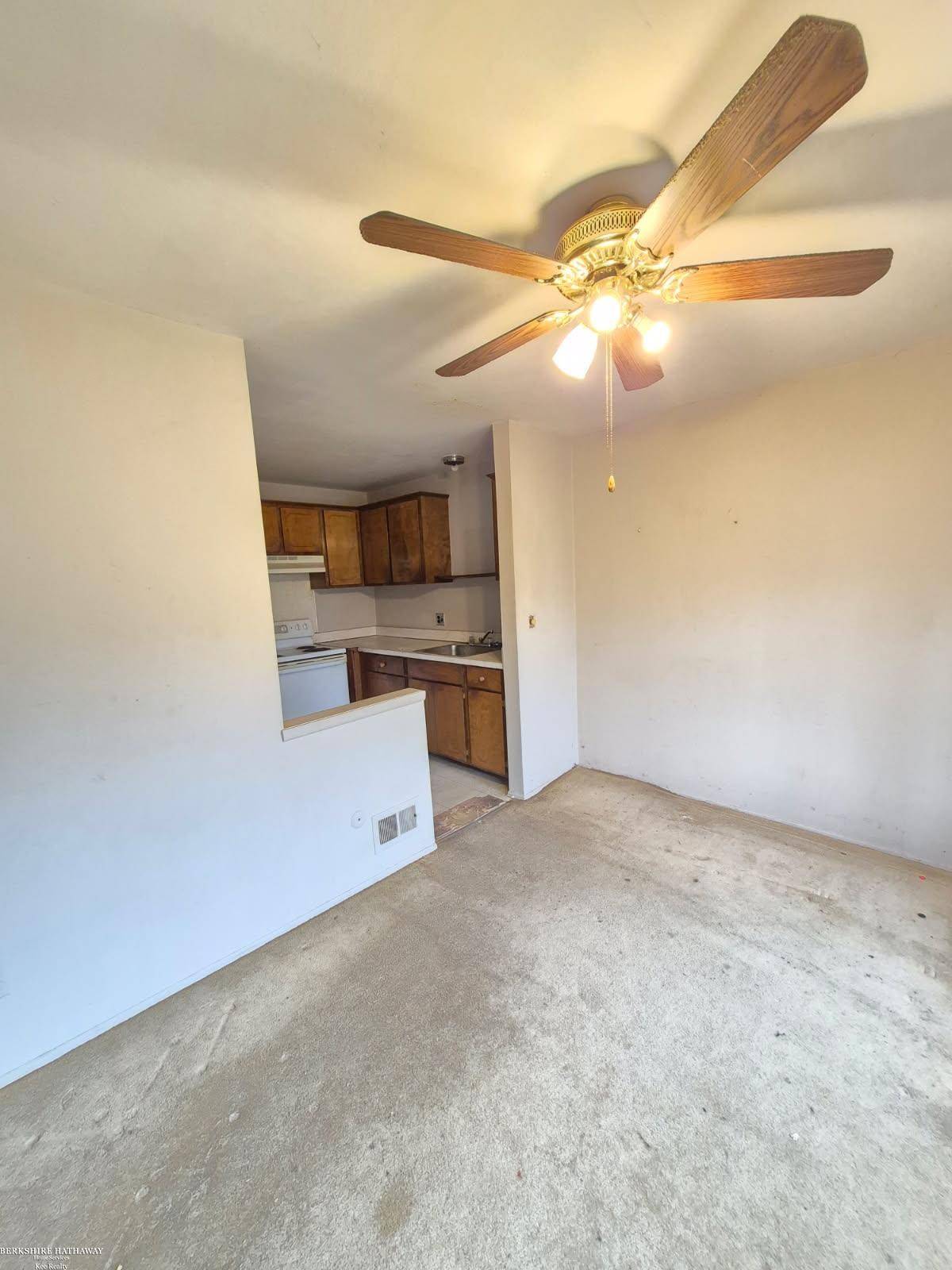 Warren, MI 48093,29368 Hoover ST