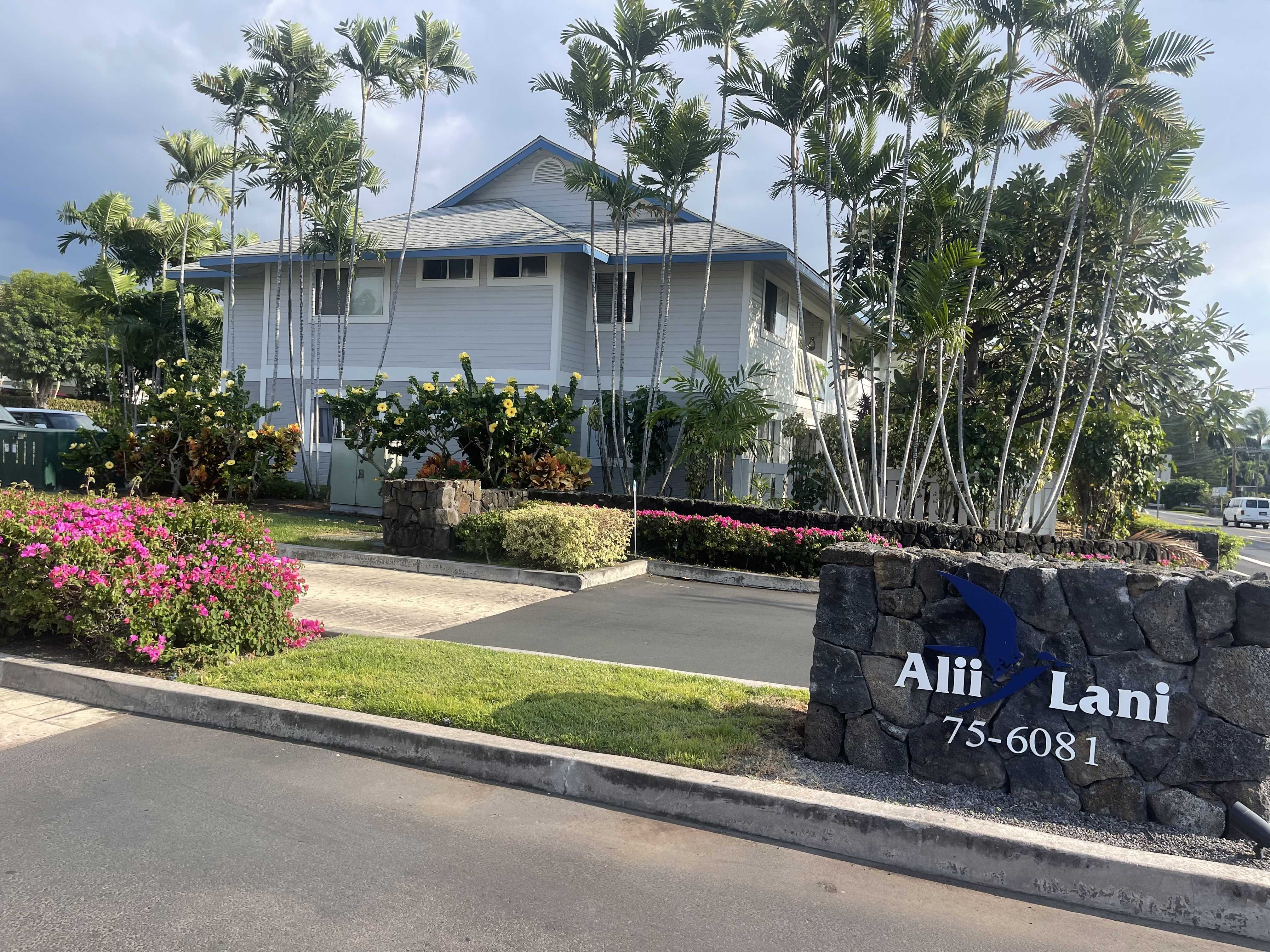 Kailua-kona, HI 96740,75-6081 ALII DR #A204