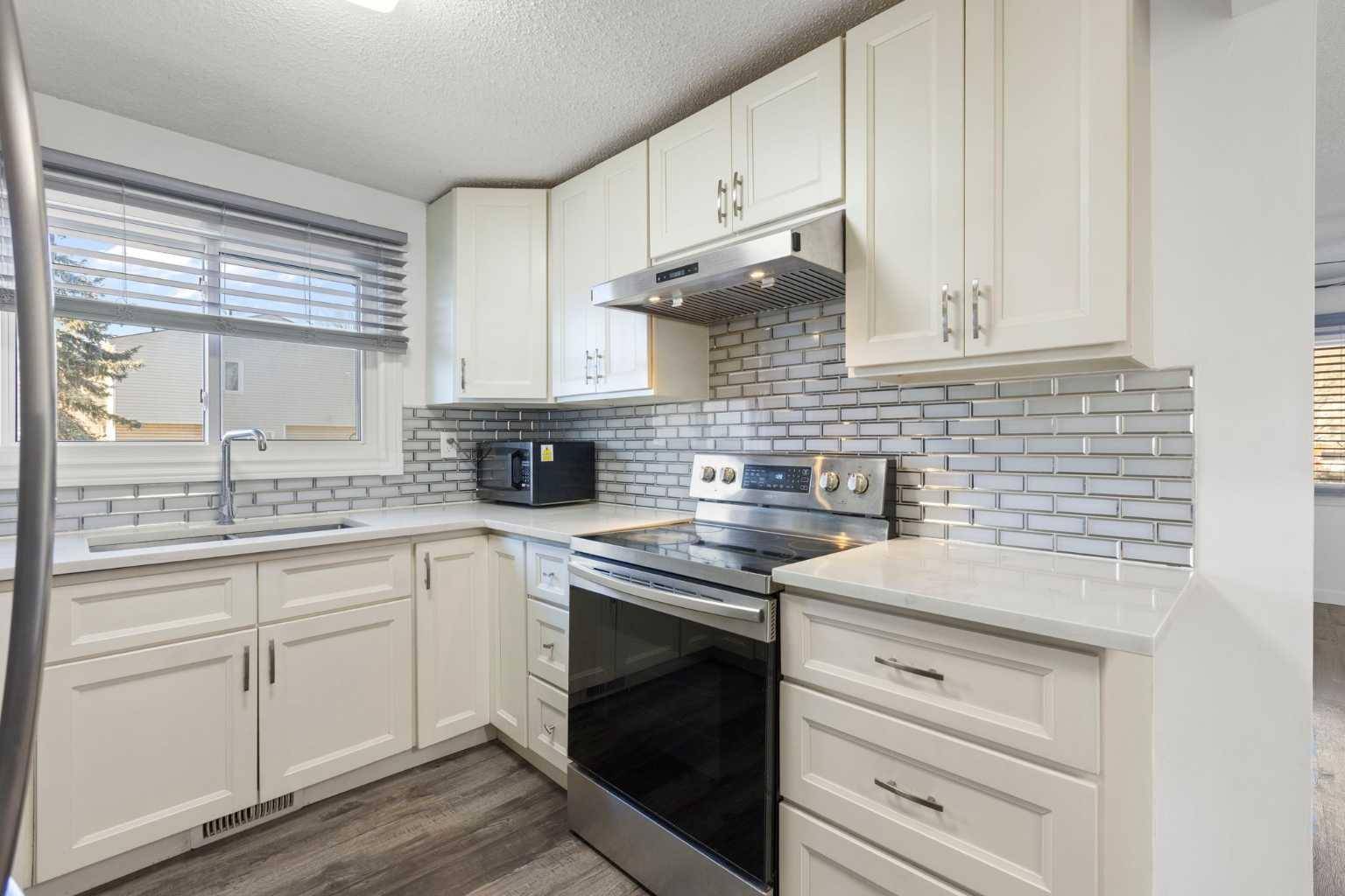 Calgary, AB T2A 2G6,5414 Pensacola CRES SE