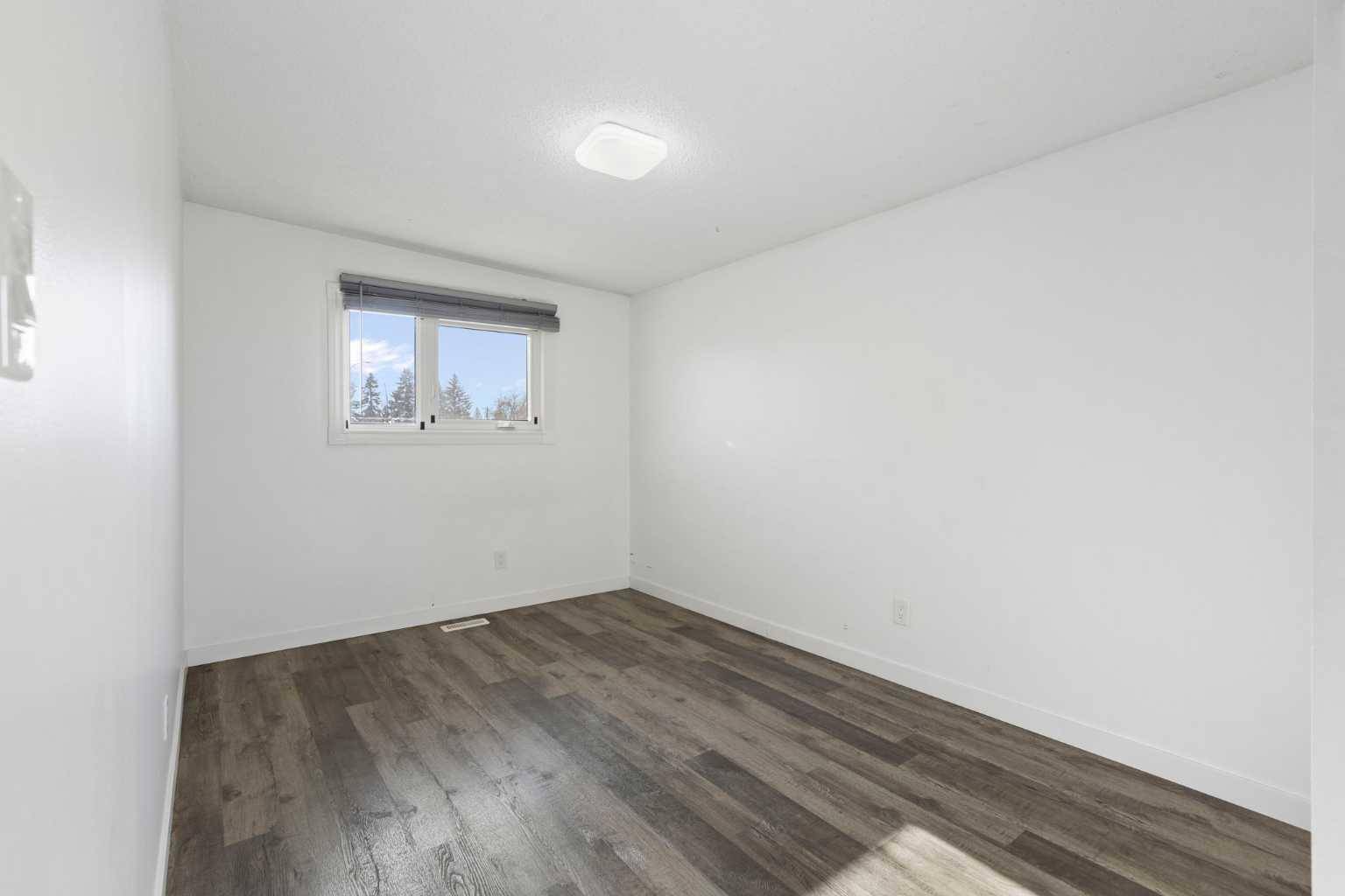 Calgary, AB T2A 2G6,5414 Pensacola CRES SE