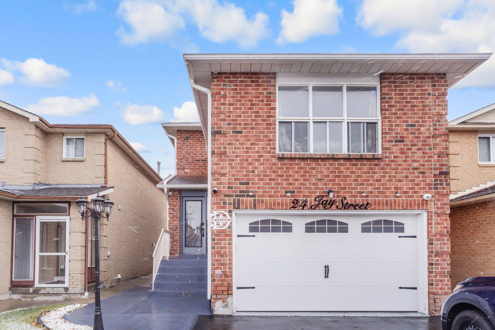 Brampton, ON L6Z 3V7,24 Jay ST