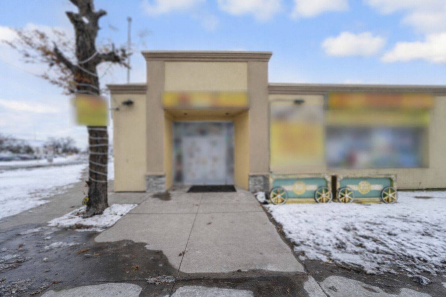 Mississauga, ON L4T 1A6,2855 Derry RD E