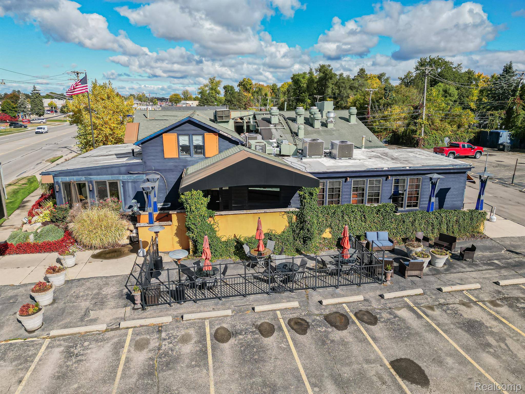 Lake Orion, MI 48362,801 S LAPEER RD