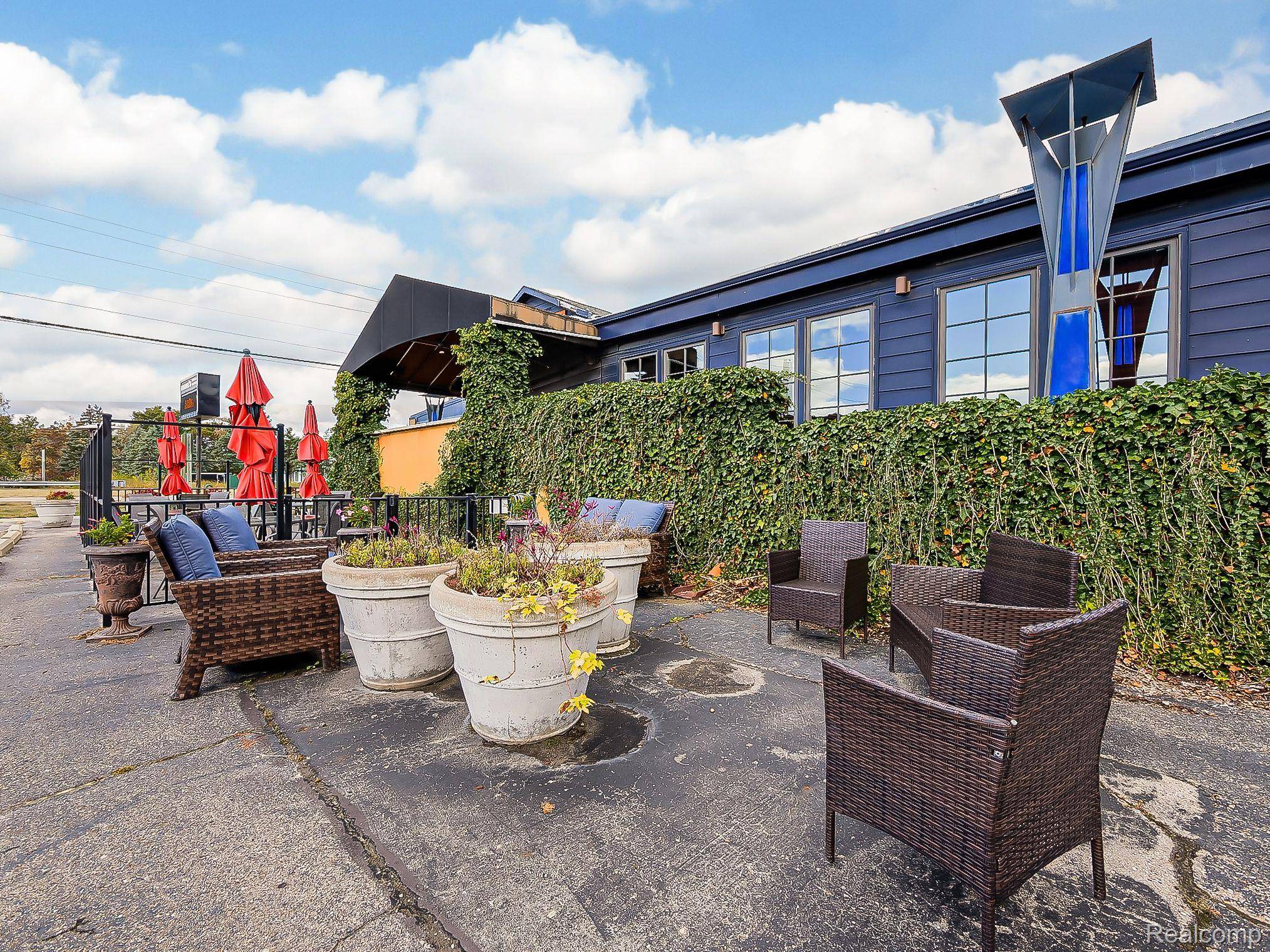 Lake Orion, MI 48362,801 S LAPEER RD