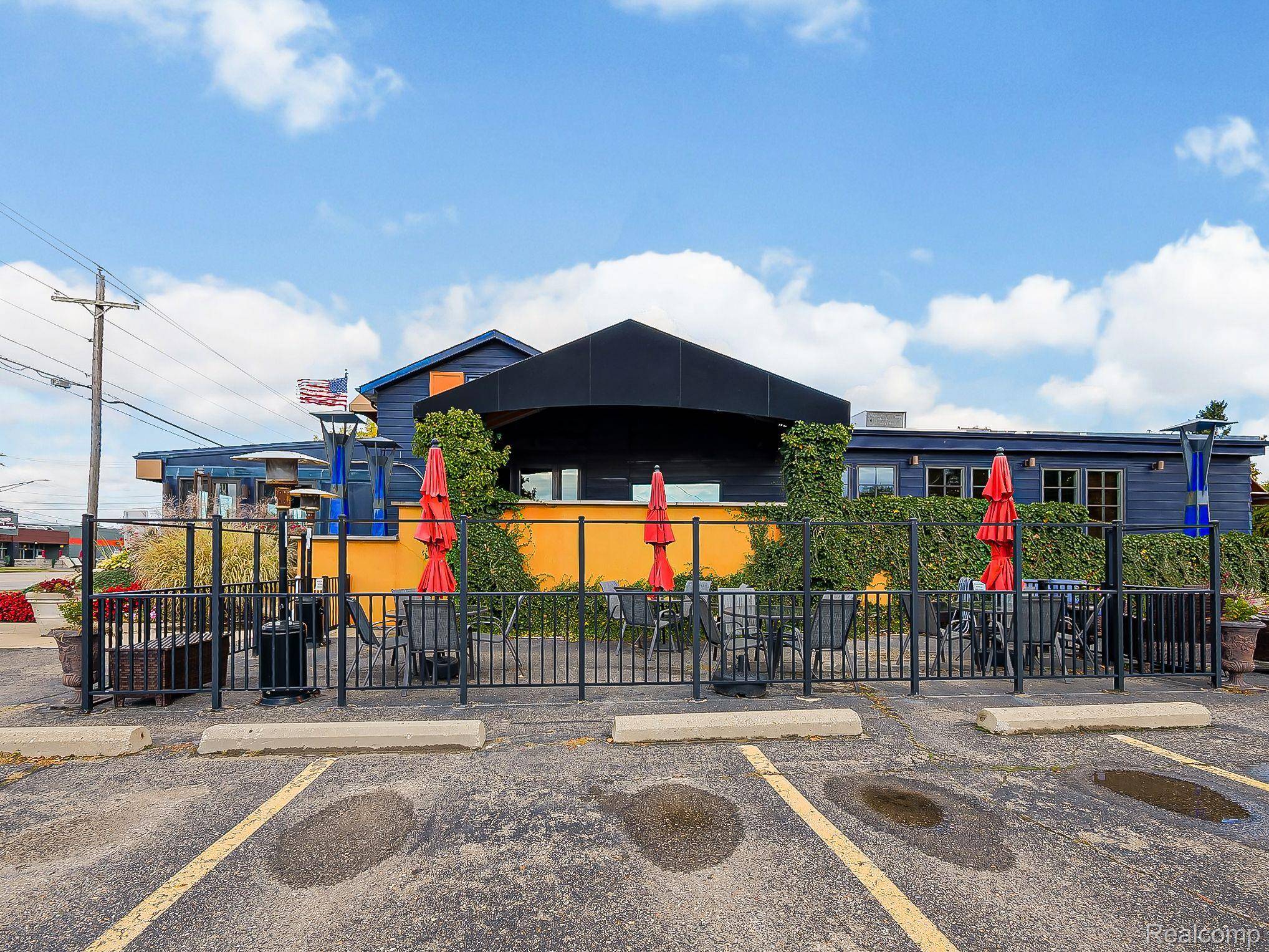 Lake Orion, MI 48362,801 S LAPEER RD