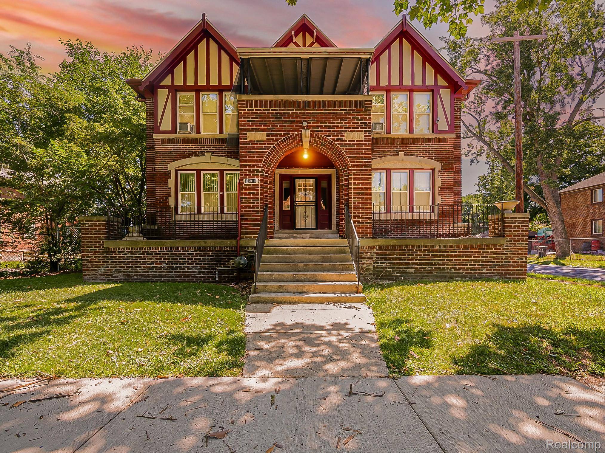 Detroit, MI 48221,16810 Baylis ST