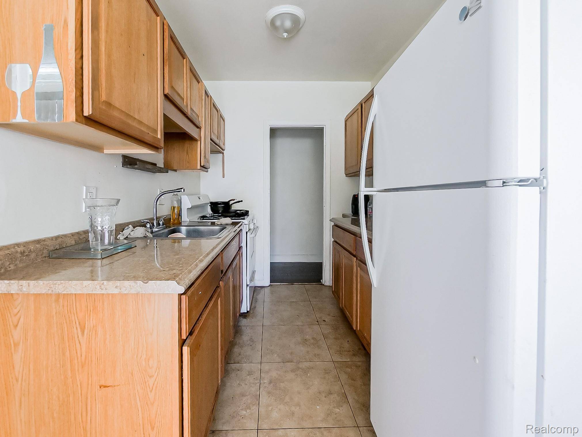 Detroit, MI 48221,16810 Baylis ST