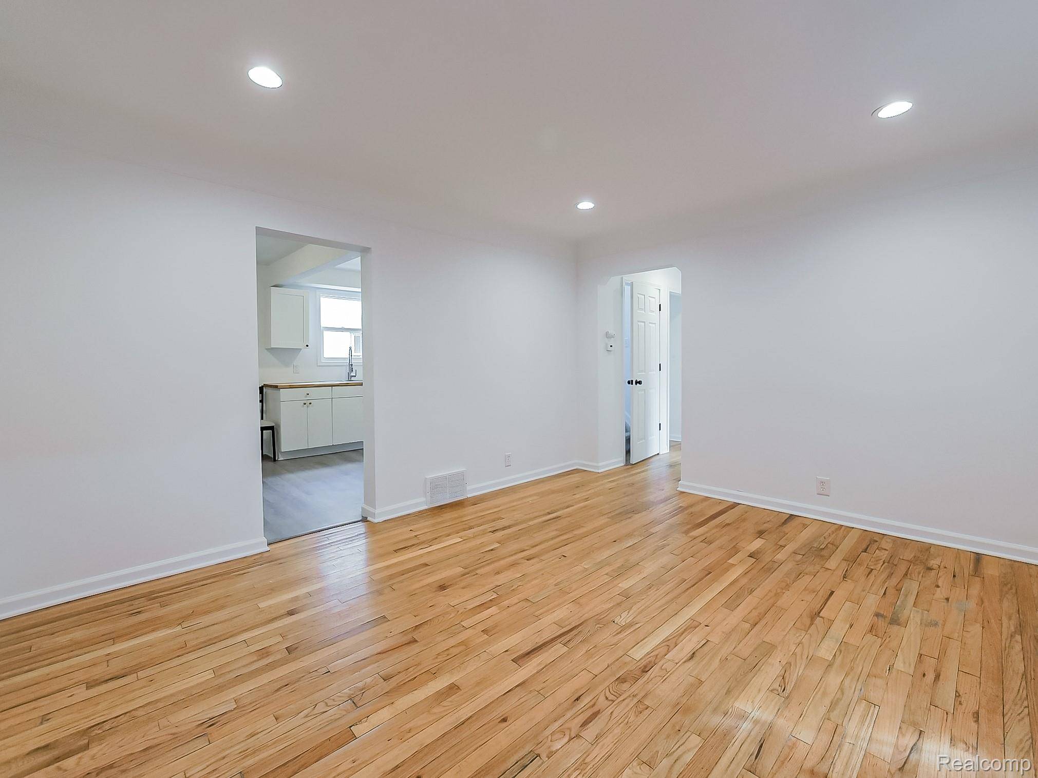 Detroit, MI 48205,17690 Hoover ST