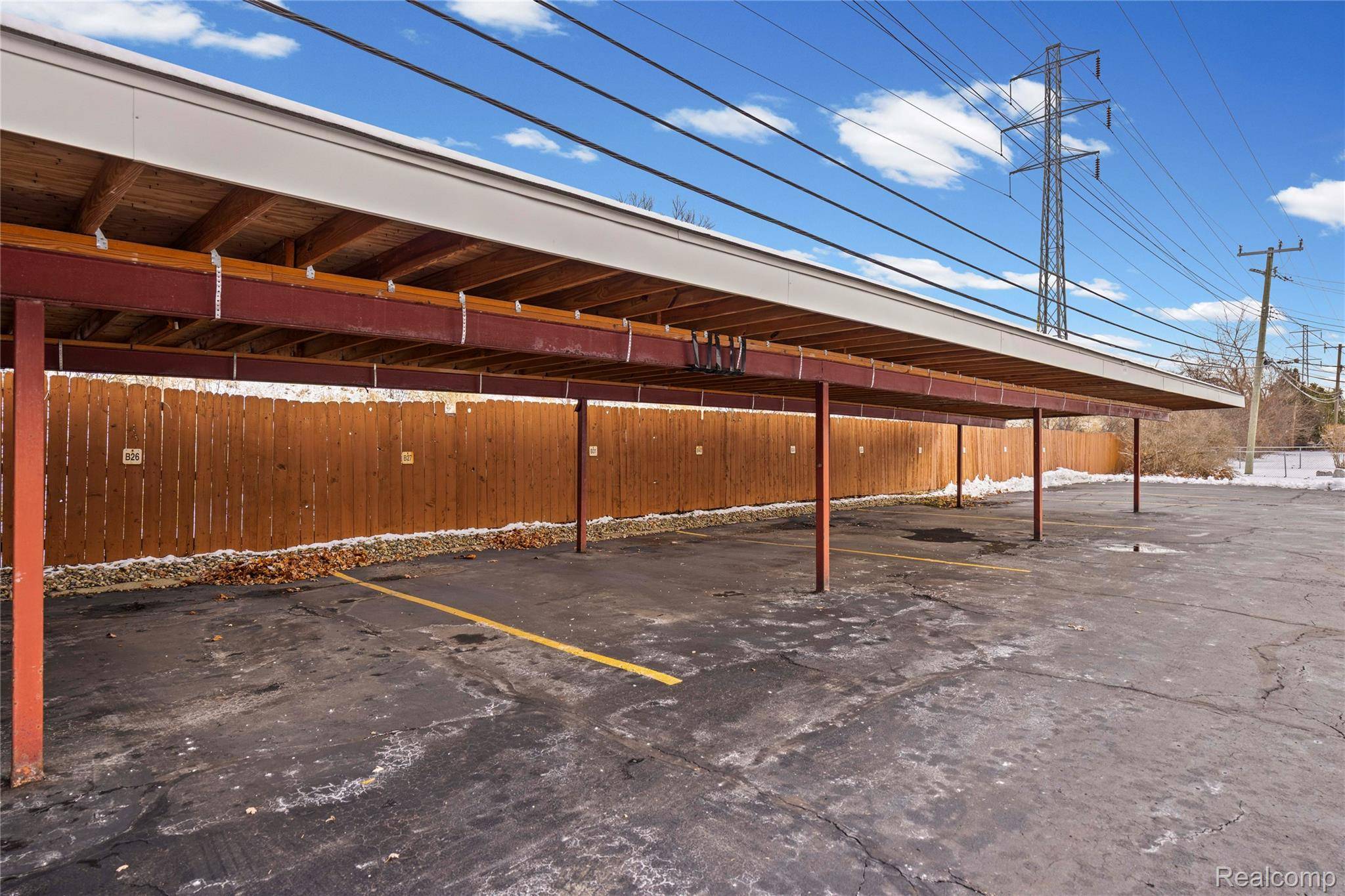 Royal Oak, MI 48073,3100 Linwood AVE #28