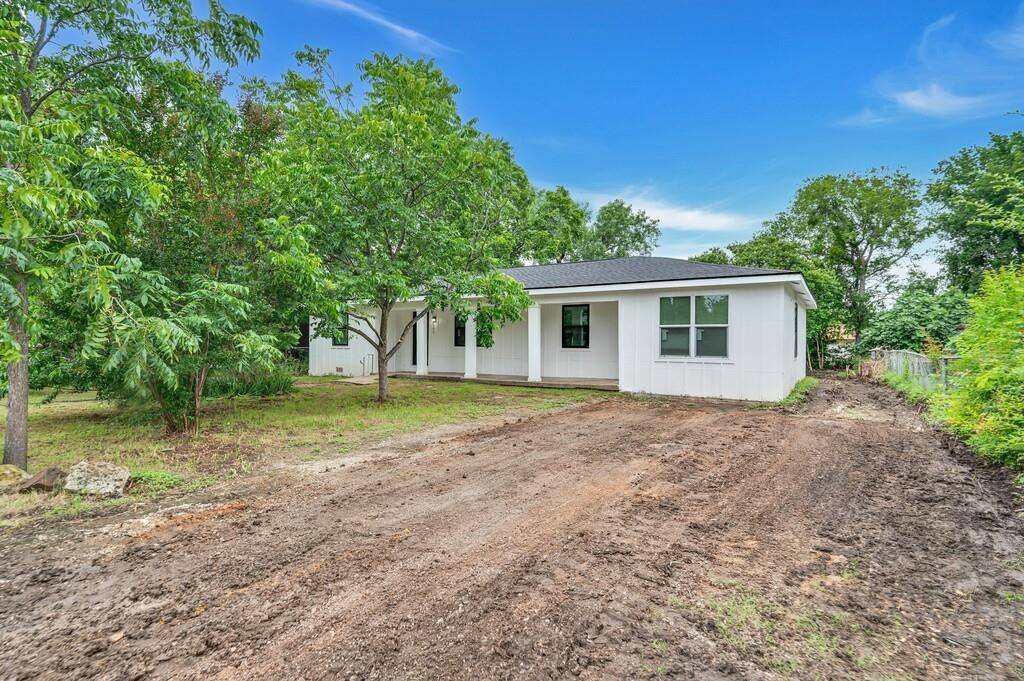 West, TX 76691,509 E Pine Street