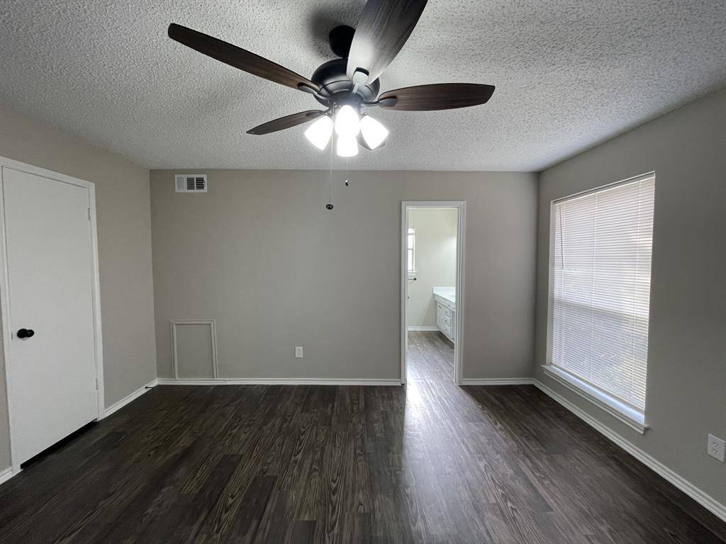 Arlington, TX 76017,4805 Crestmont Court