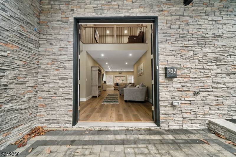 Kinnelon Boro, NJ 07405,232 Kinnelon Rd