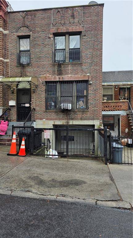 Brooklyn, NY 11220,560 46th ST