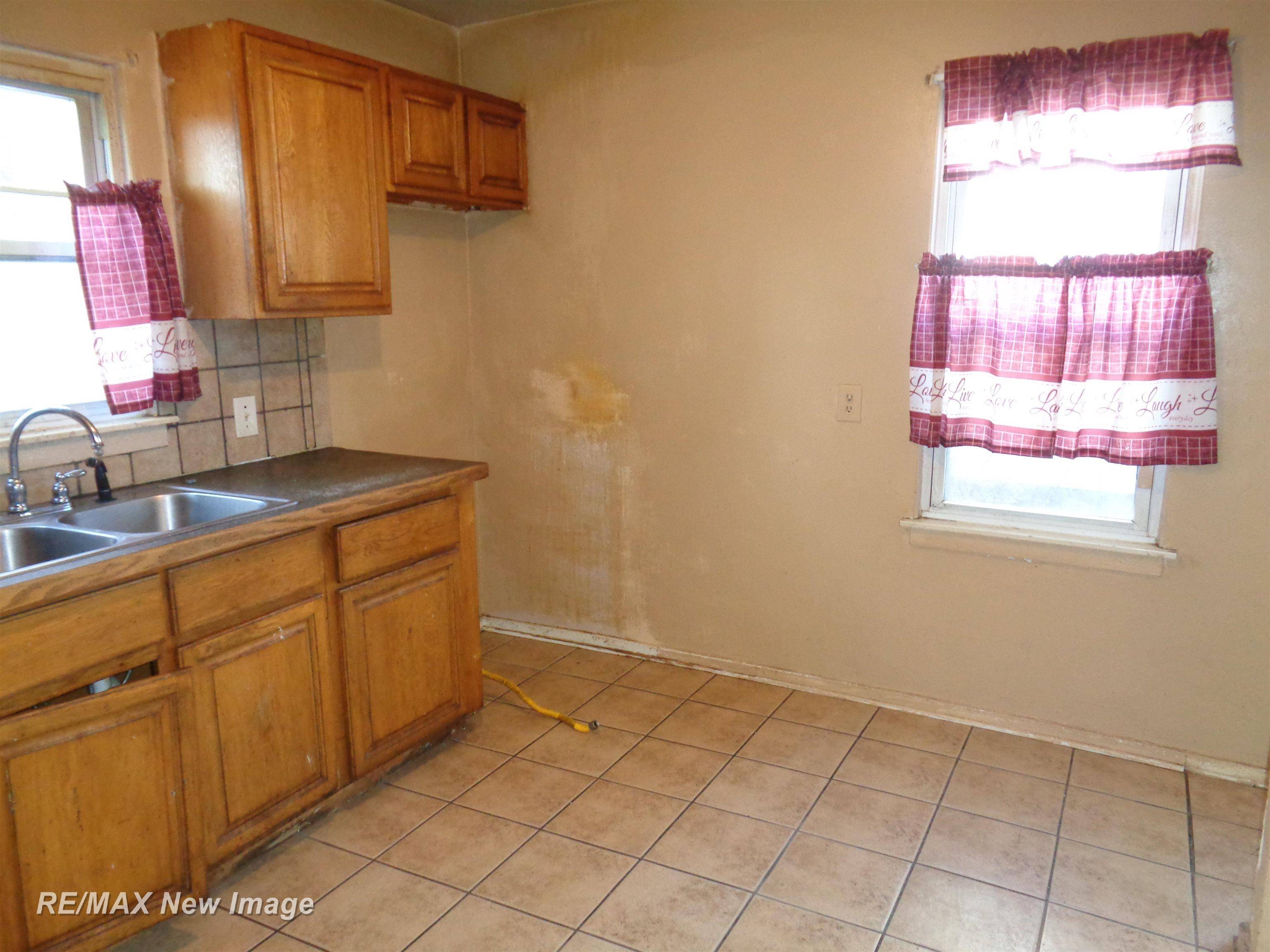 Saginaw, MI 48602,2259 Avon ST