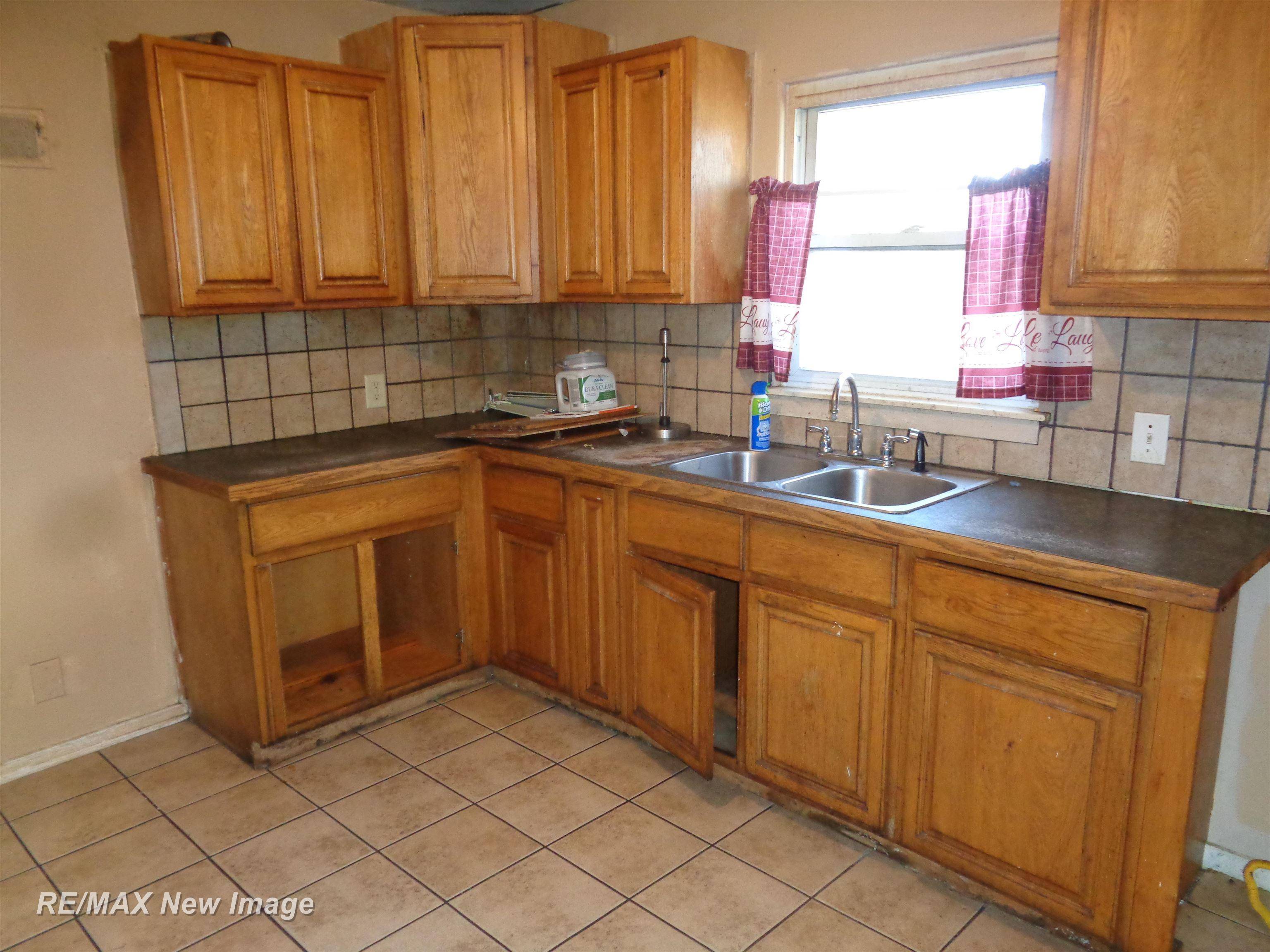 Saginaw, MI 48602,2259 Avon ST