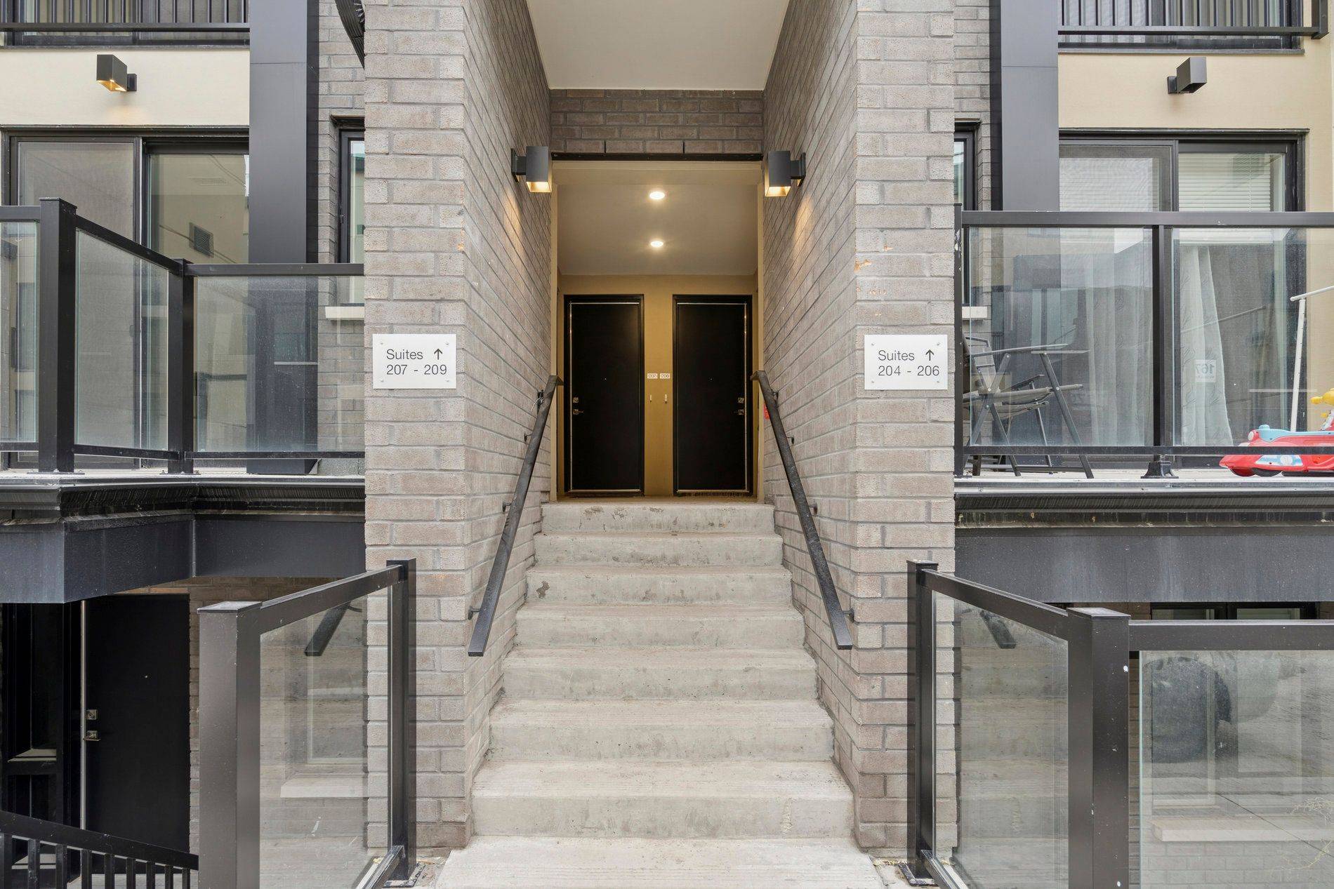 Toronto C13, ON M1R 0G8,1680 Victoria Park AVE #B207