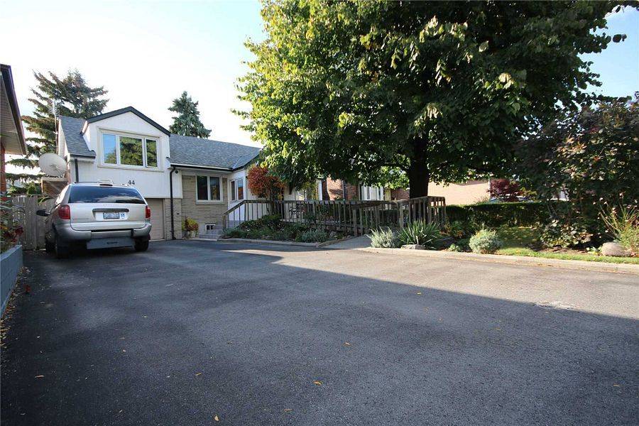 Toronto E08, ON M1J 2J4,44 Torrance RD #Bsmt