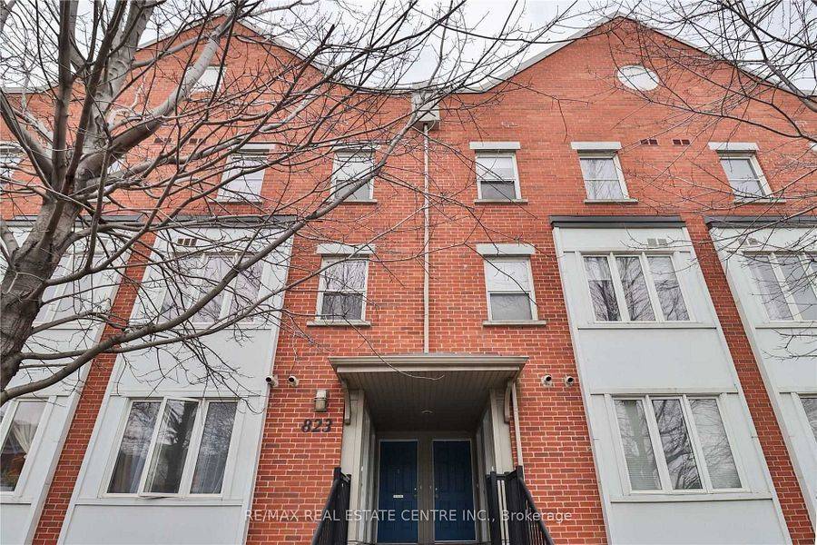 Toronto E01, ON M4M 1P9,823 Dundas ST E #5