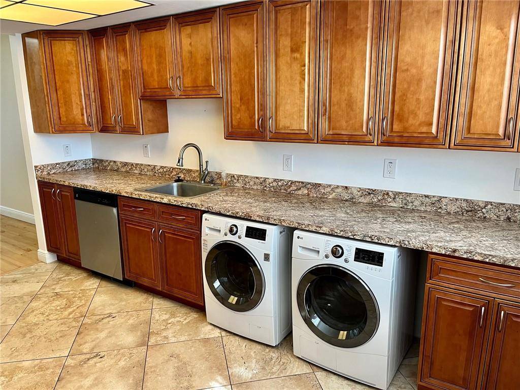 Coral Springs, FL 33065,2500 Coral Springs Dr #209