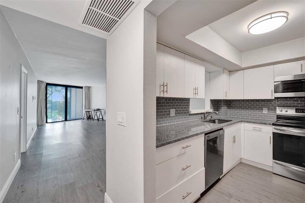 Hollywood, FL 33021,3800 N Hills Dr #412