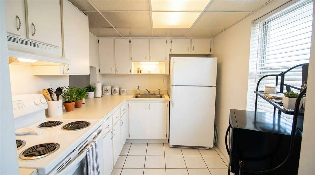 Miami, FL 33169,505 NW 177th St #210