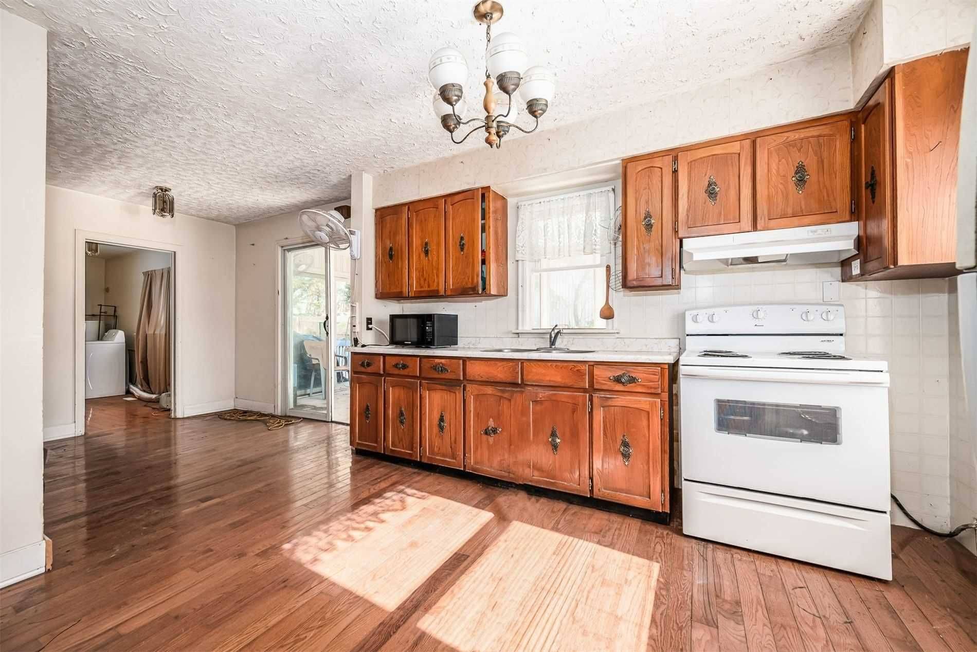 King, ON L7B 0G6,3920 Highway 9 RD