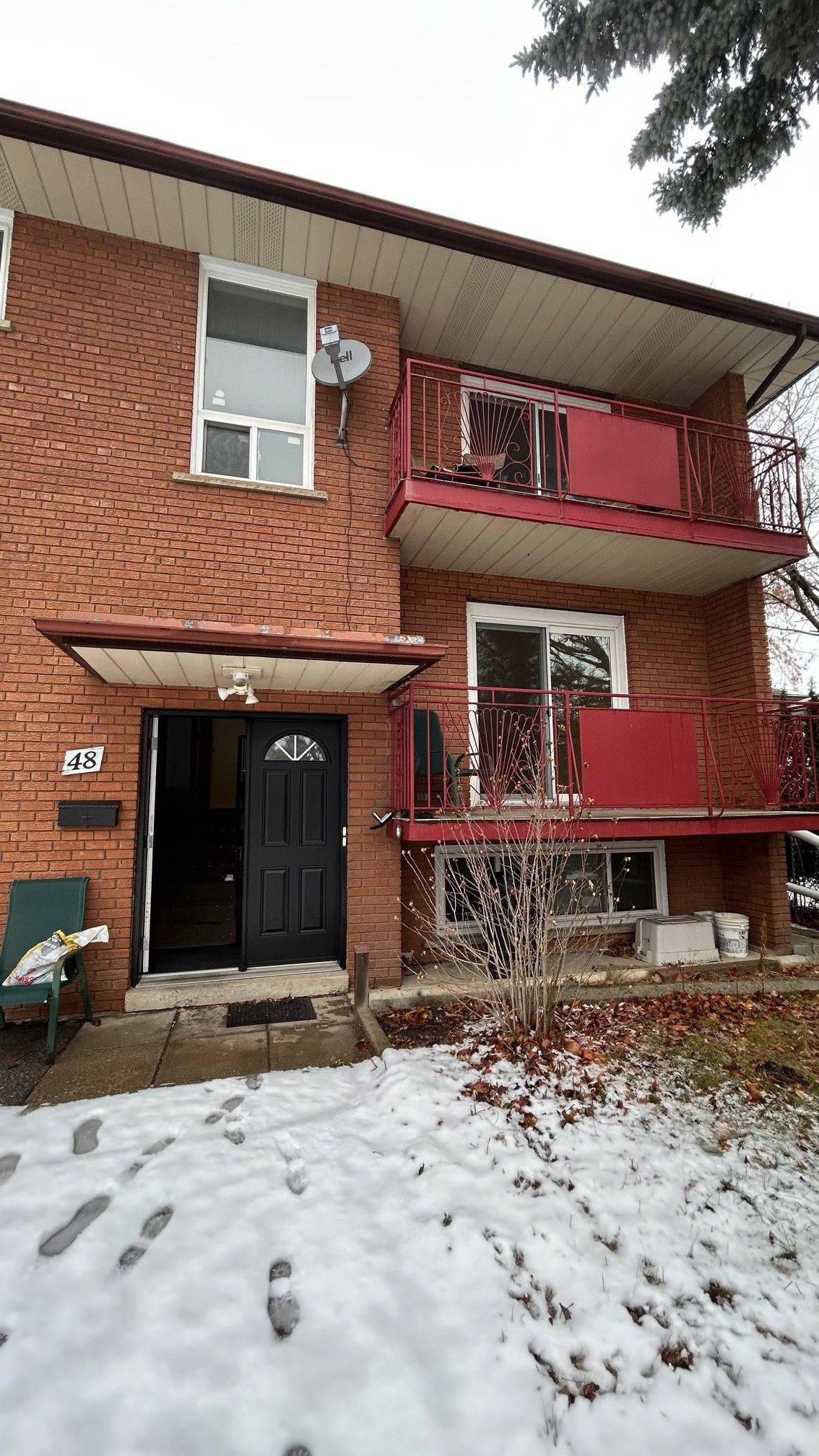 Toronto W06, ON M8W 1Y6,48 Burlingame RD #Main