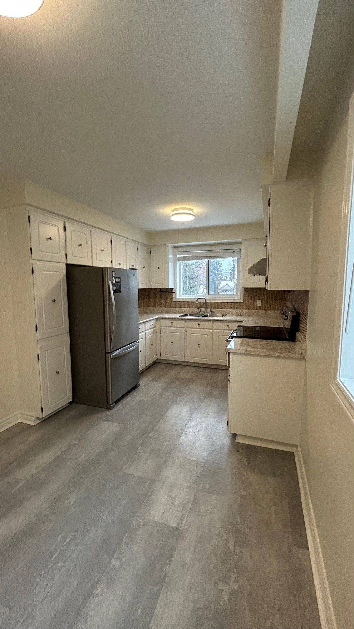 Toronto W06, ON M8W 1Y6,48 Burlingame RD #Main