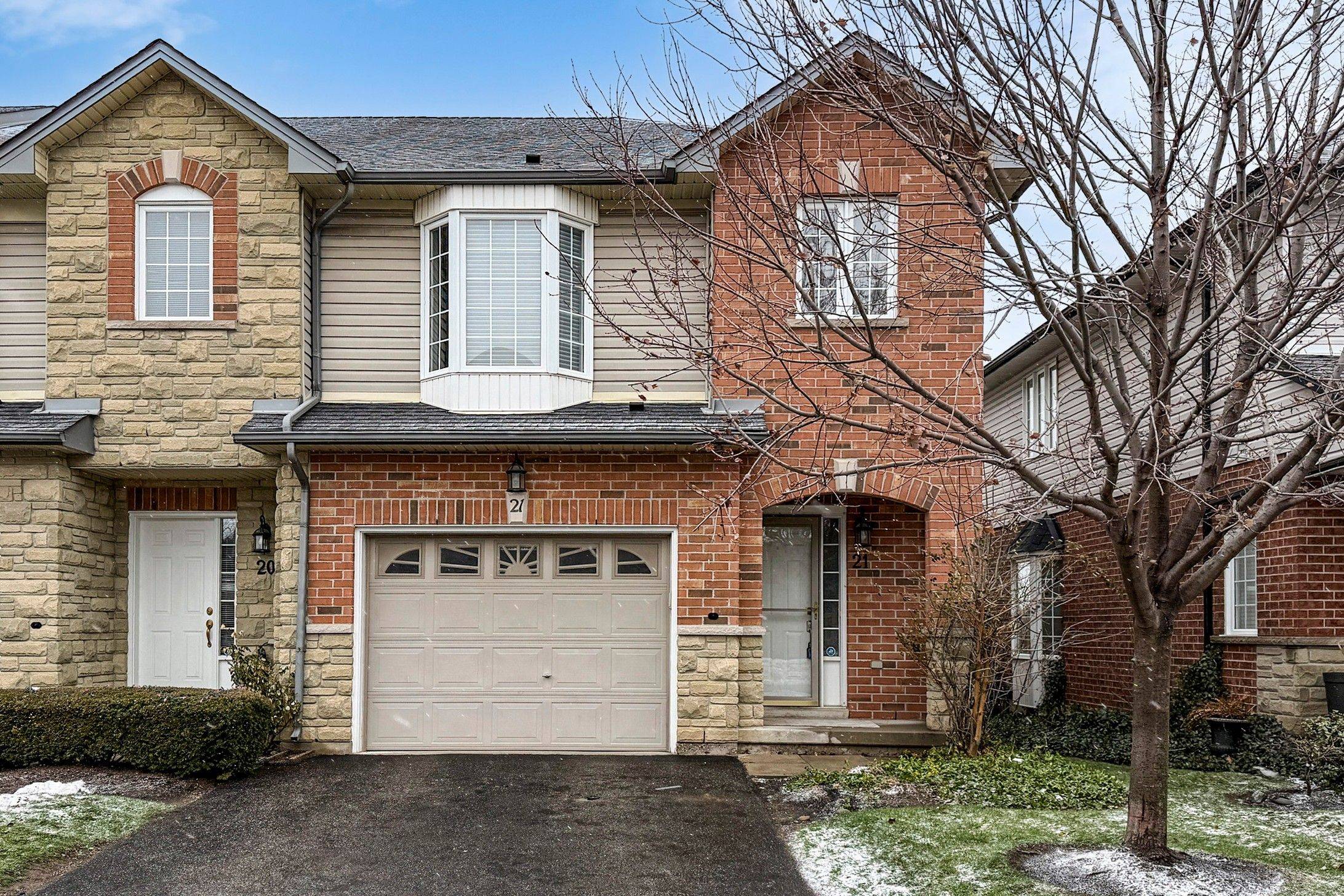 Hamilton, ON L9K 1R5,232 stonehenge DR #21