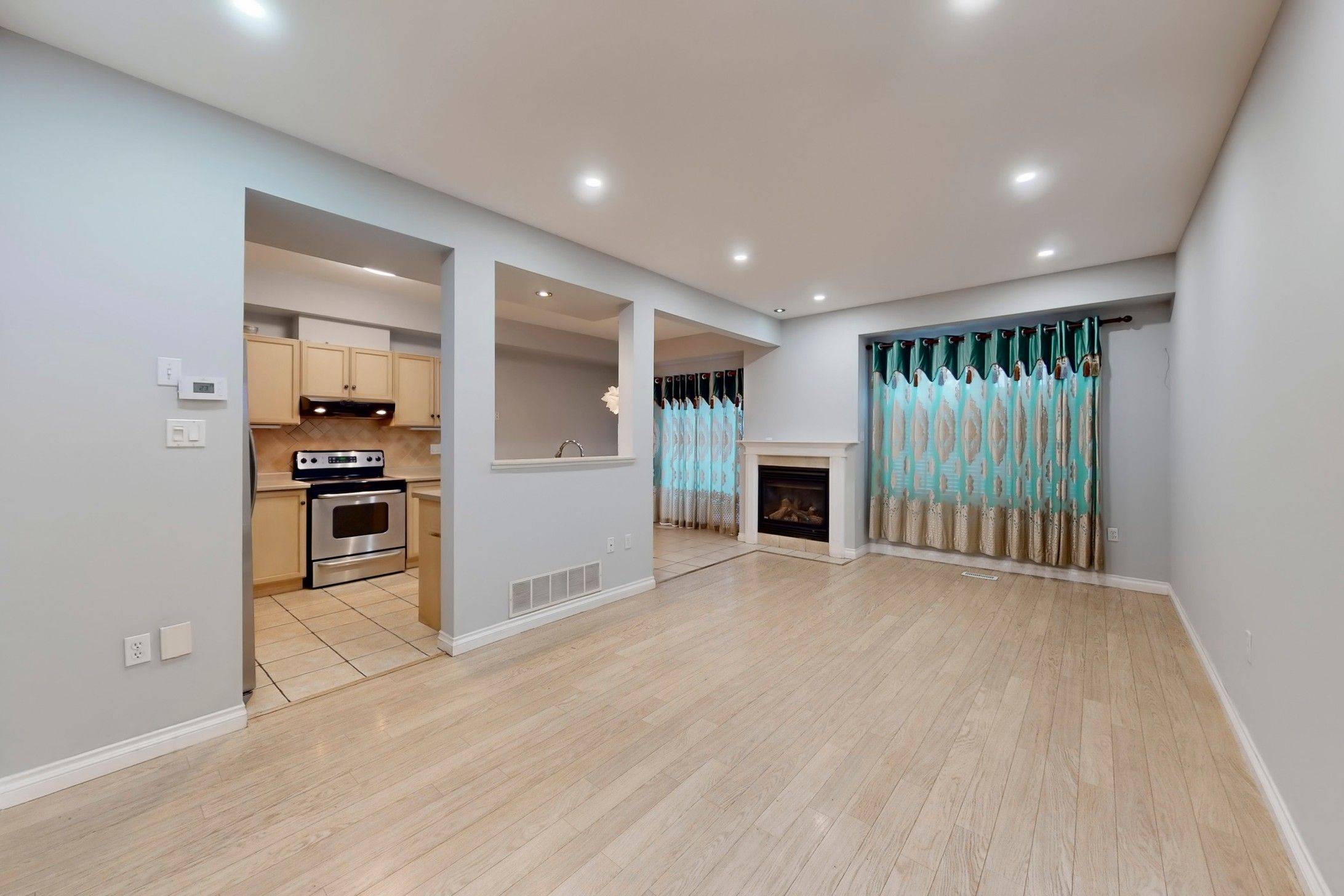 Hamilton, ON L9K 1R5,232 stonehenge DR #21