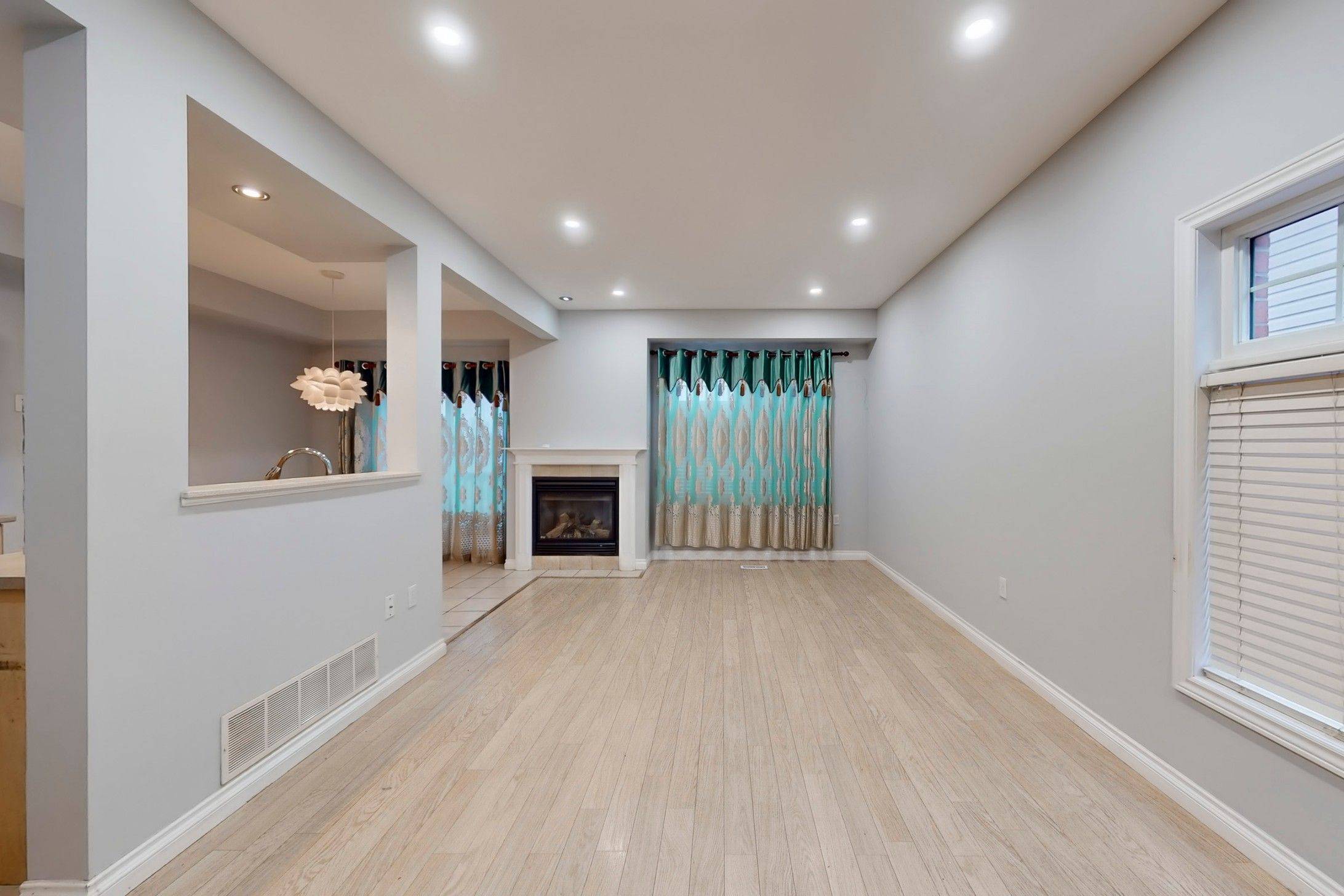 Hamilton, ON L9K 1R5,232 stonehenge DR #21