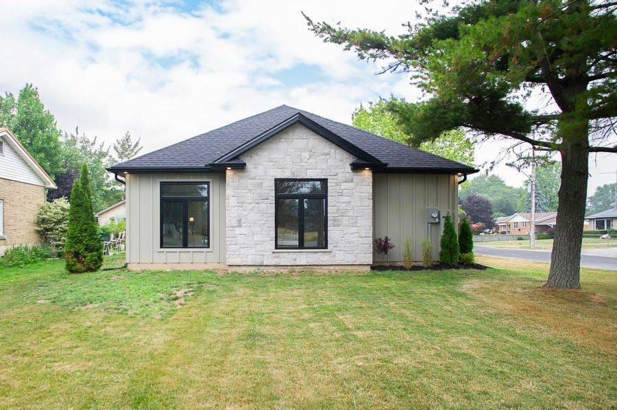 Norfolk, ON N0A 1N7,68 Hamilton Plank RD