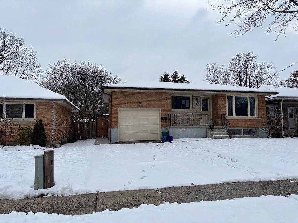 Brantford, ON N3R 3G8,39 Evelyn ST