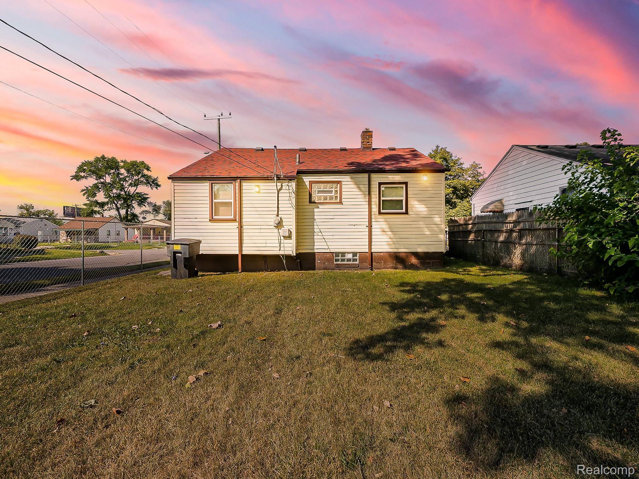 Detroit, MI 48235,19300 Fenmore ST