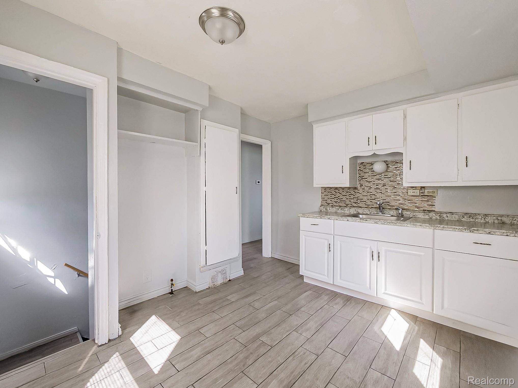 Detroit, MI 48235,19300 Fenmore ST