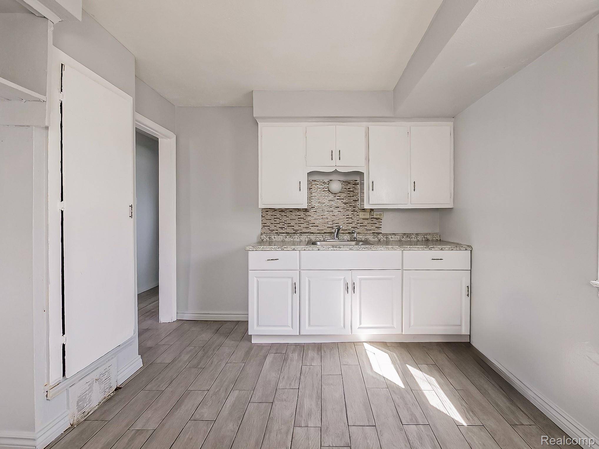 Detroit, MI 48235,19300 Fenmore ST