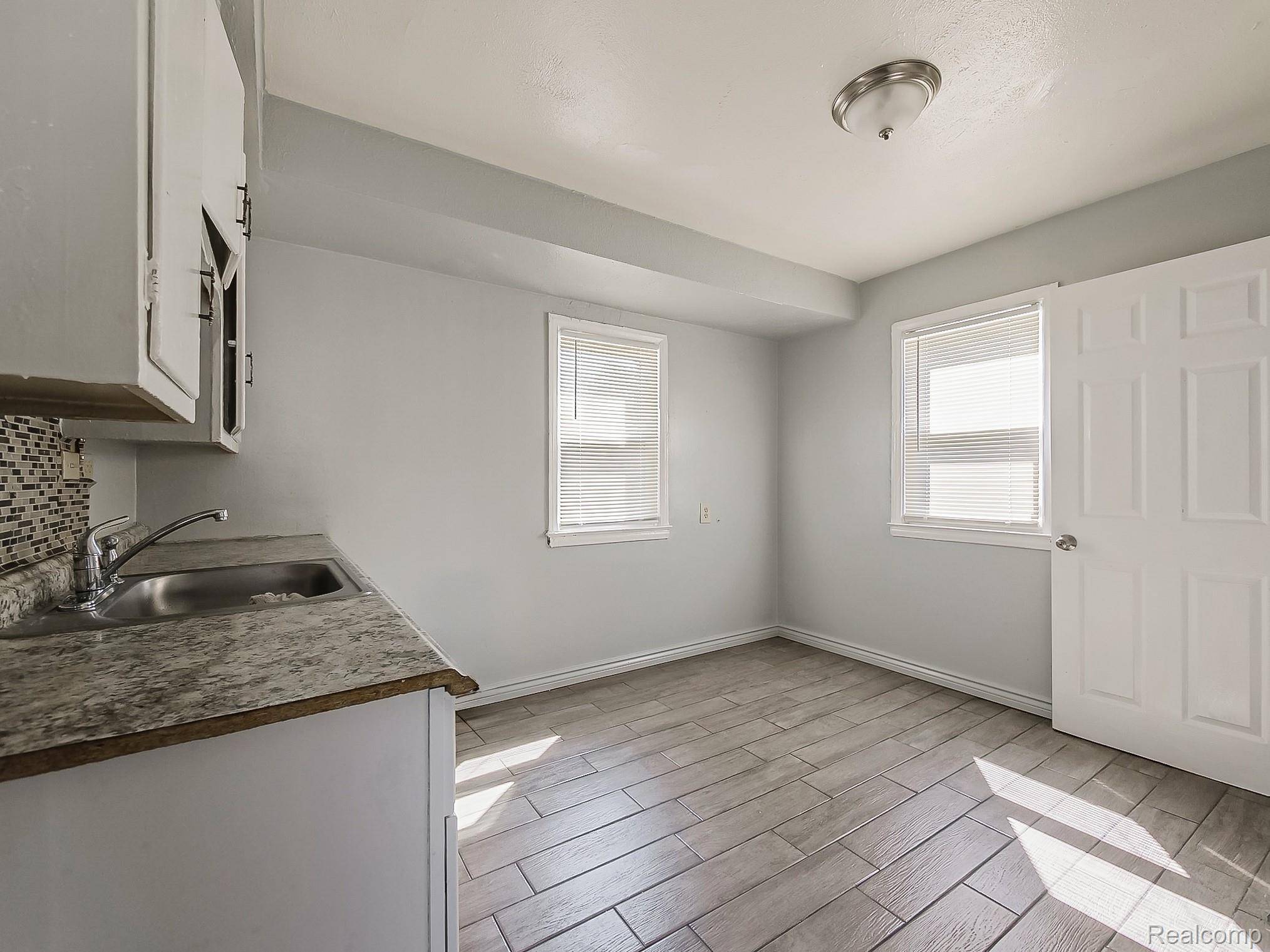 Detroit, MI 48235,19300 Fenmore ST