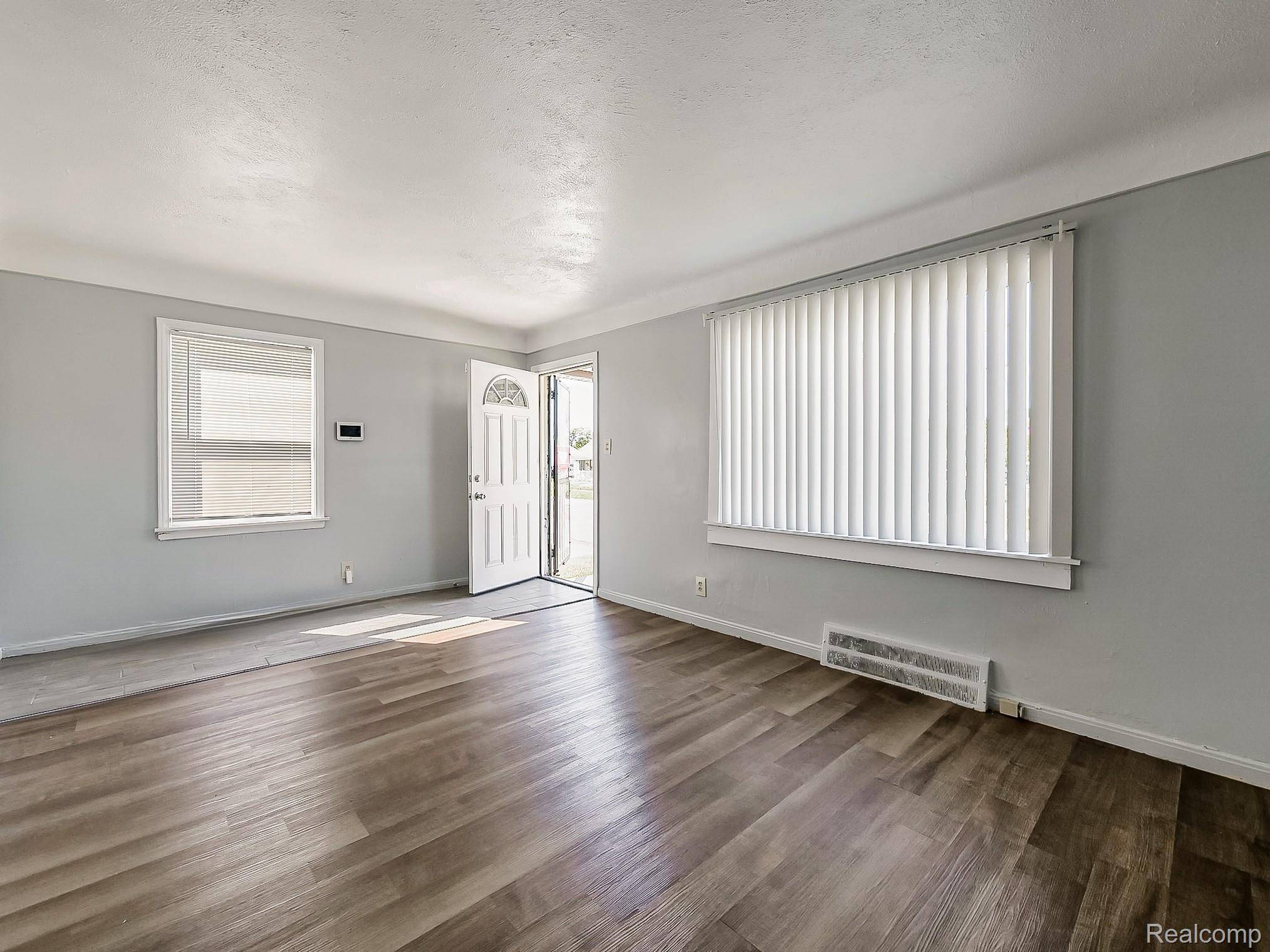 Detroit, MI 48235,19300 Fenmore ST