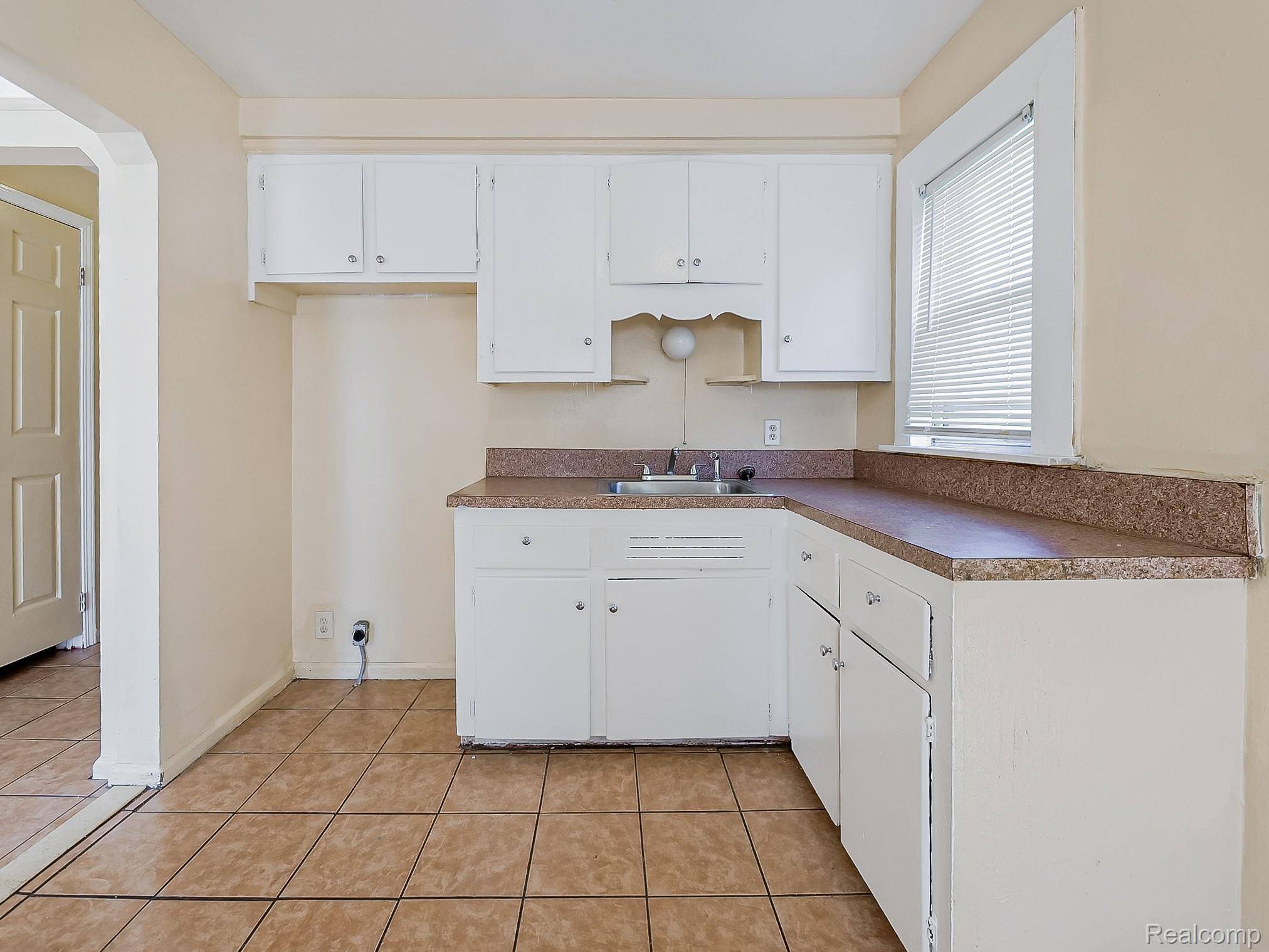 Detroit, MI 48235,19365 Fenmore ST